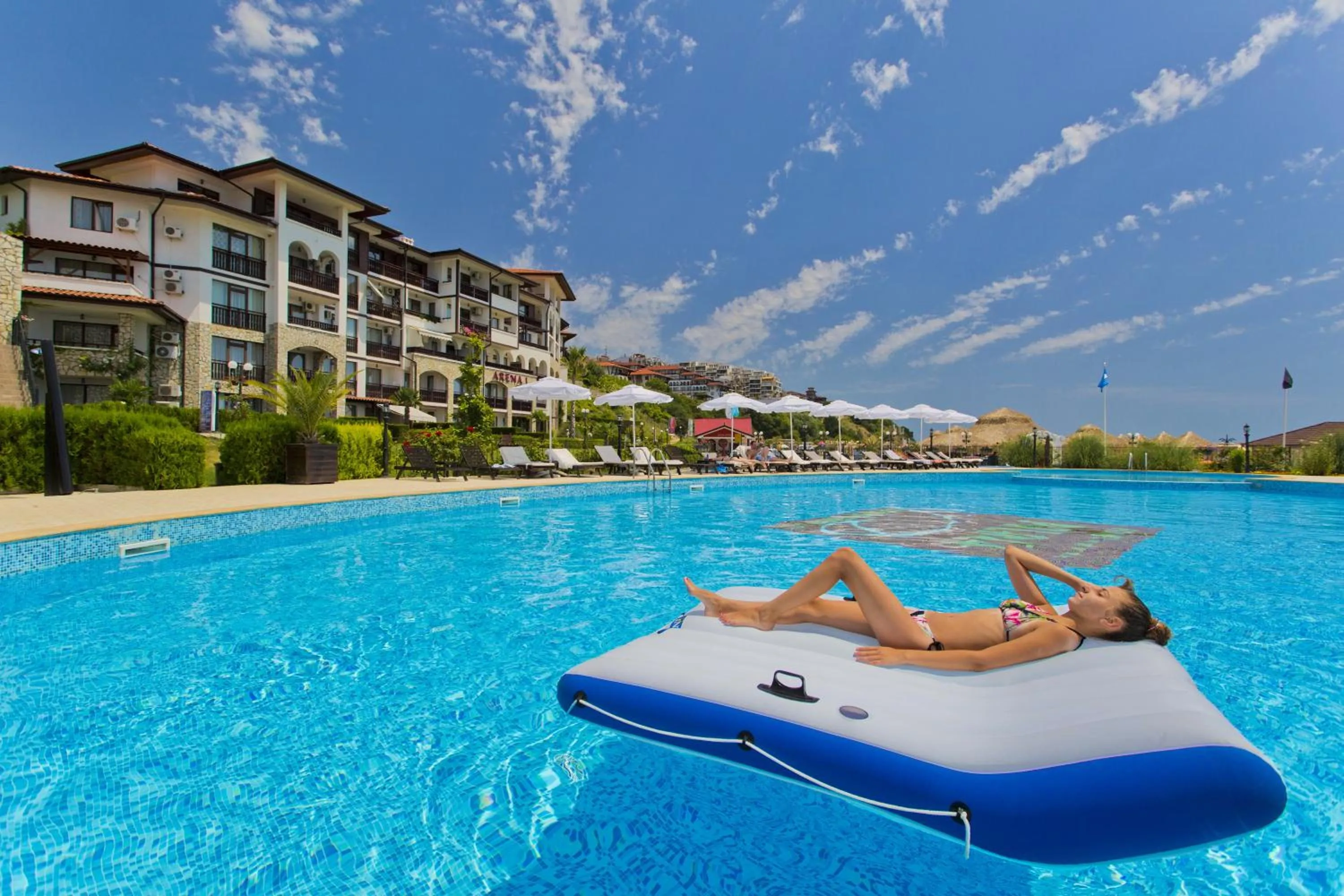 Swimming pool in Hotel Palace Marina Dinevi