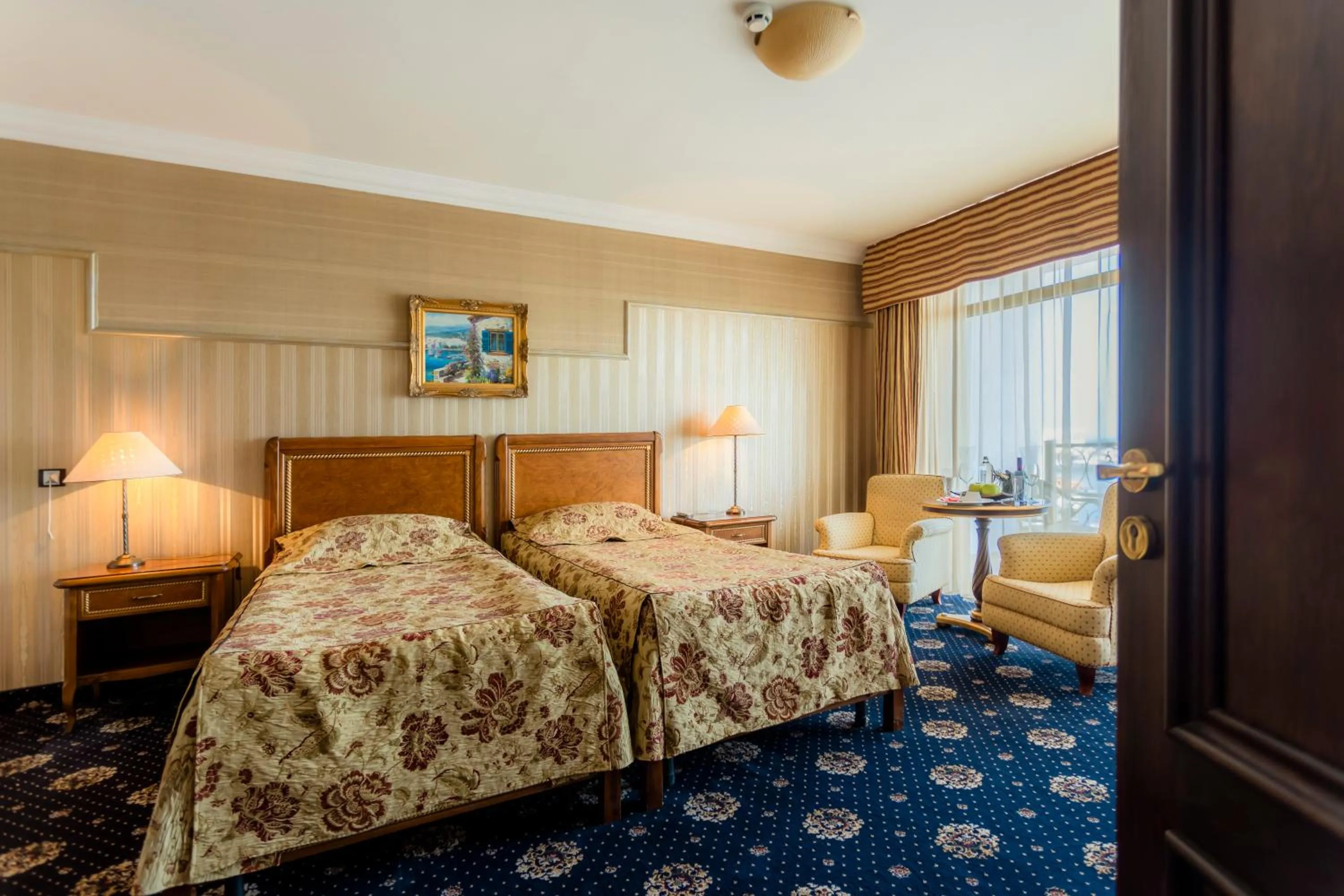 Photo of the whole room, Bed in Hotel Palace Marina Dinevi