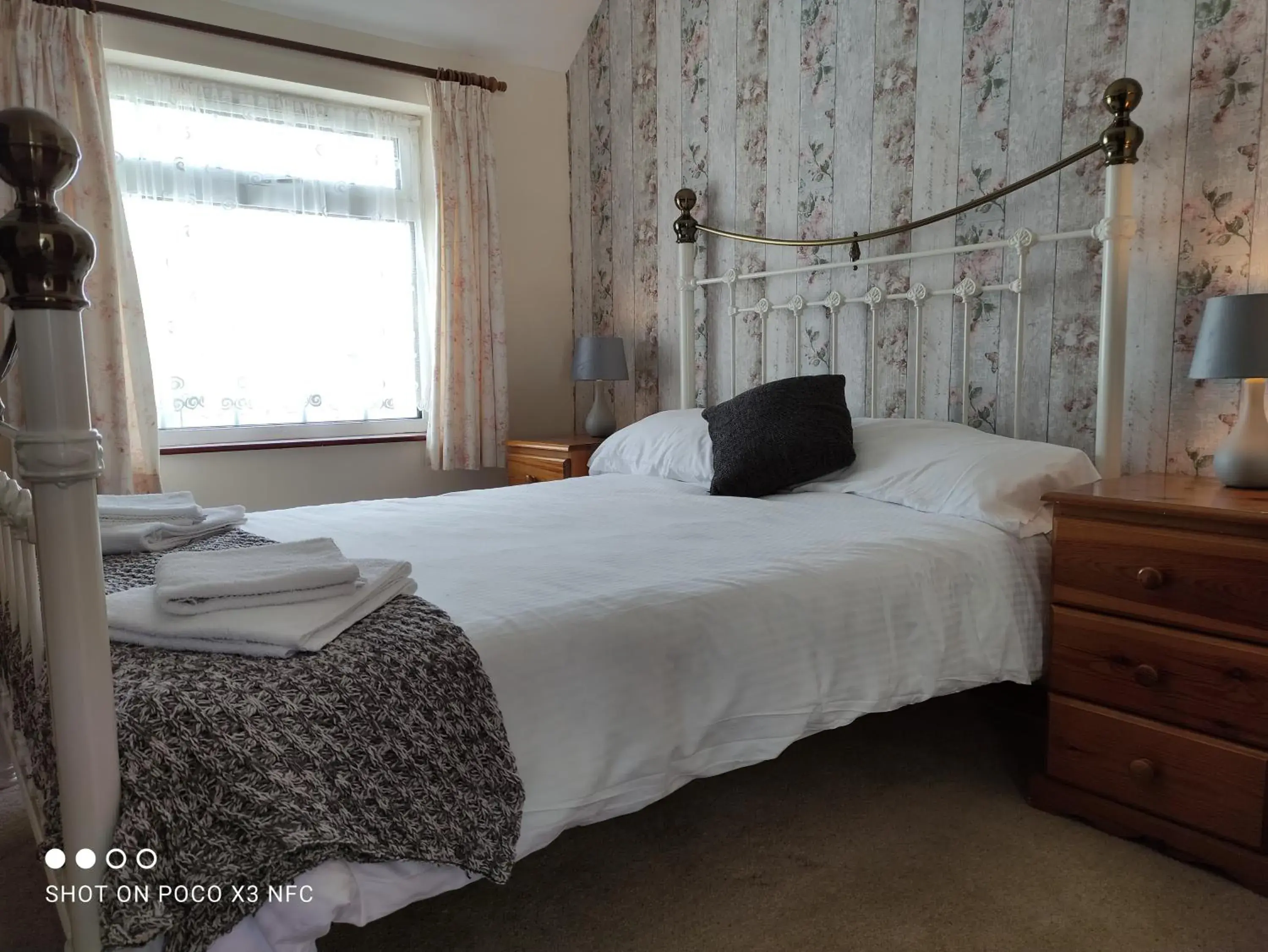 Double Room in The Cornishman Inn Double Room in The Cornishman Inn