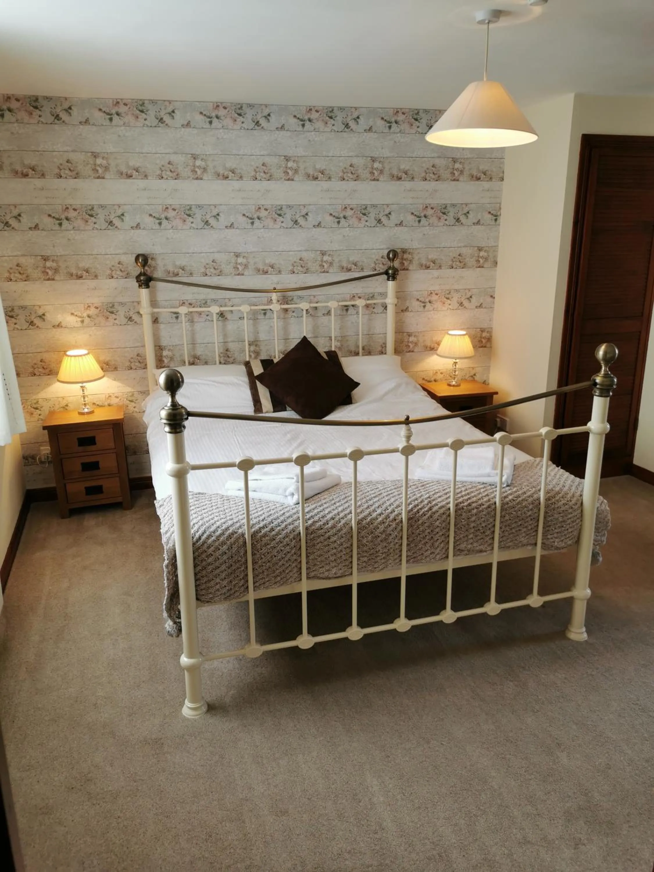 Bed in The Cornishman Inn