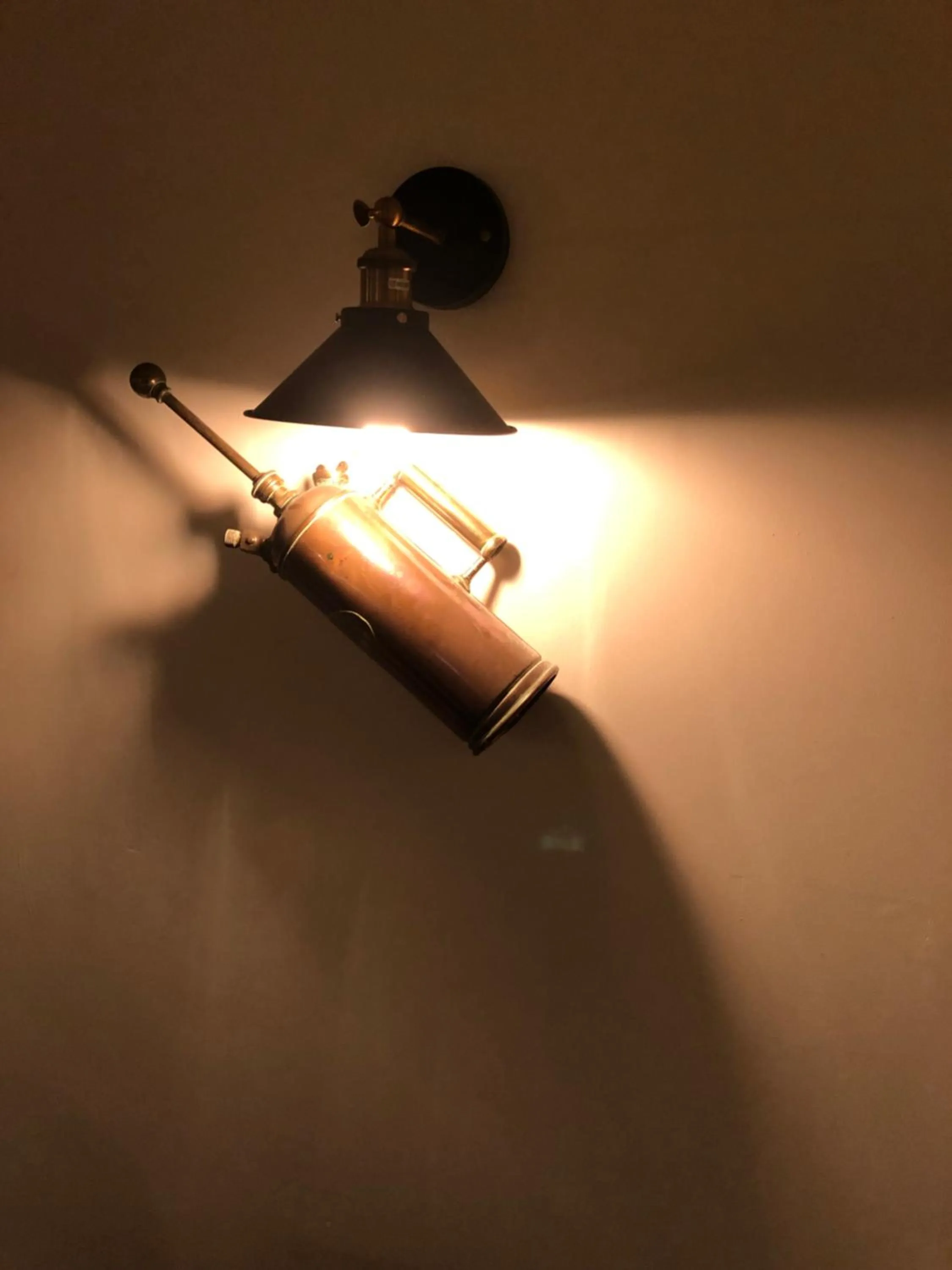 Decorative detail in The Cornishman Inn