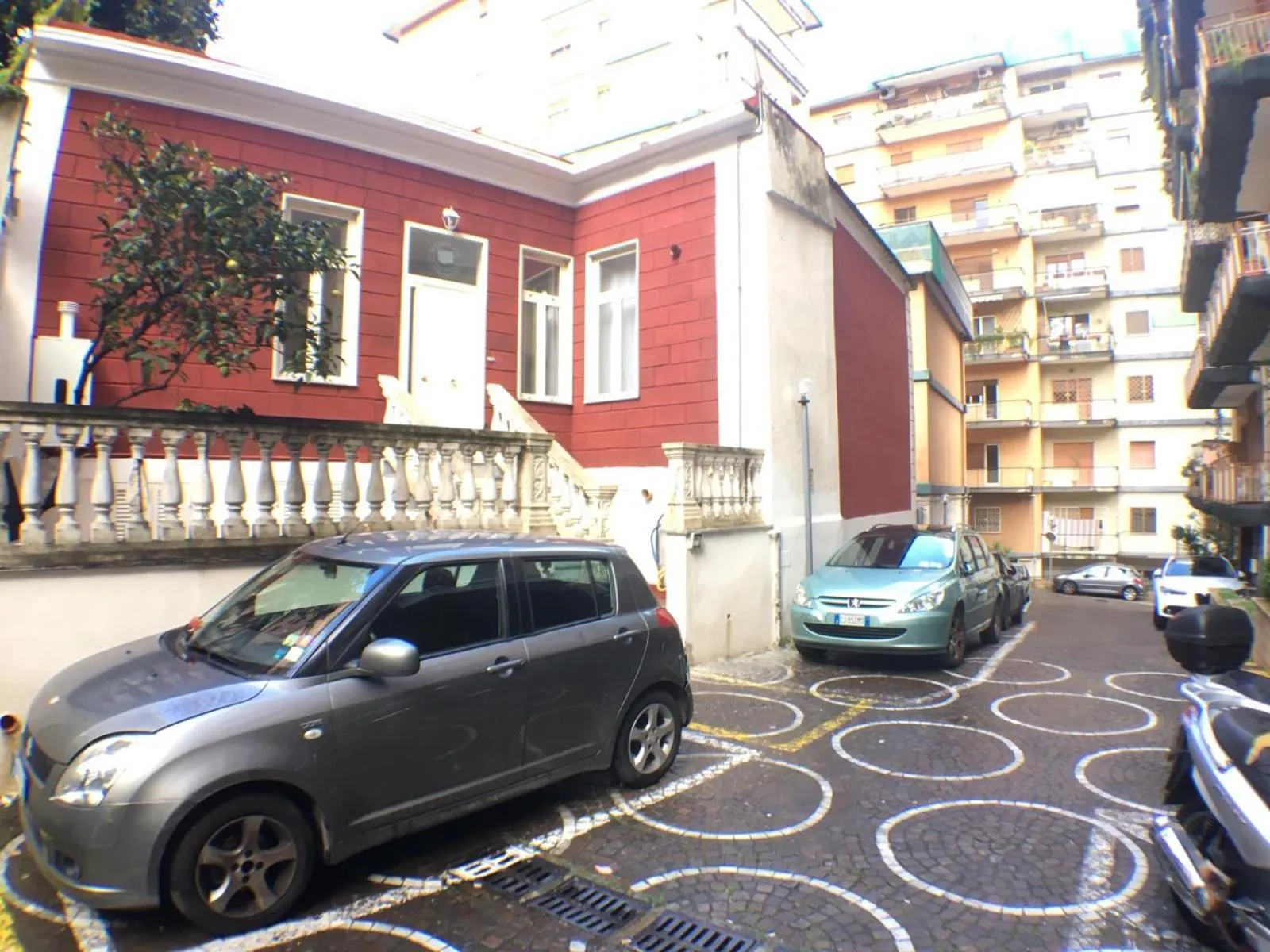 Property building in La Casina Rossa