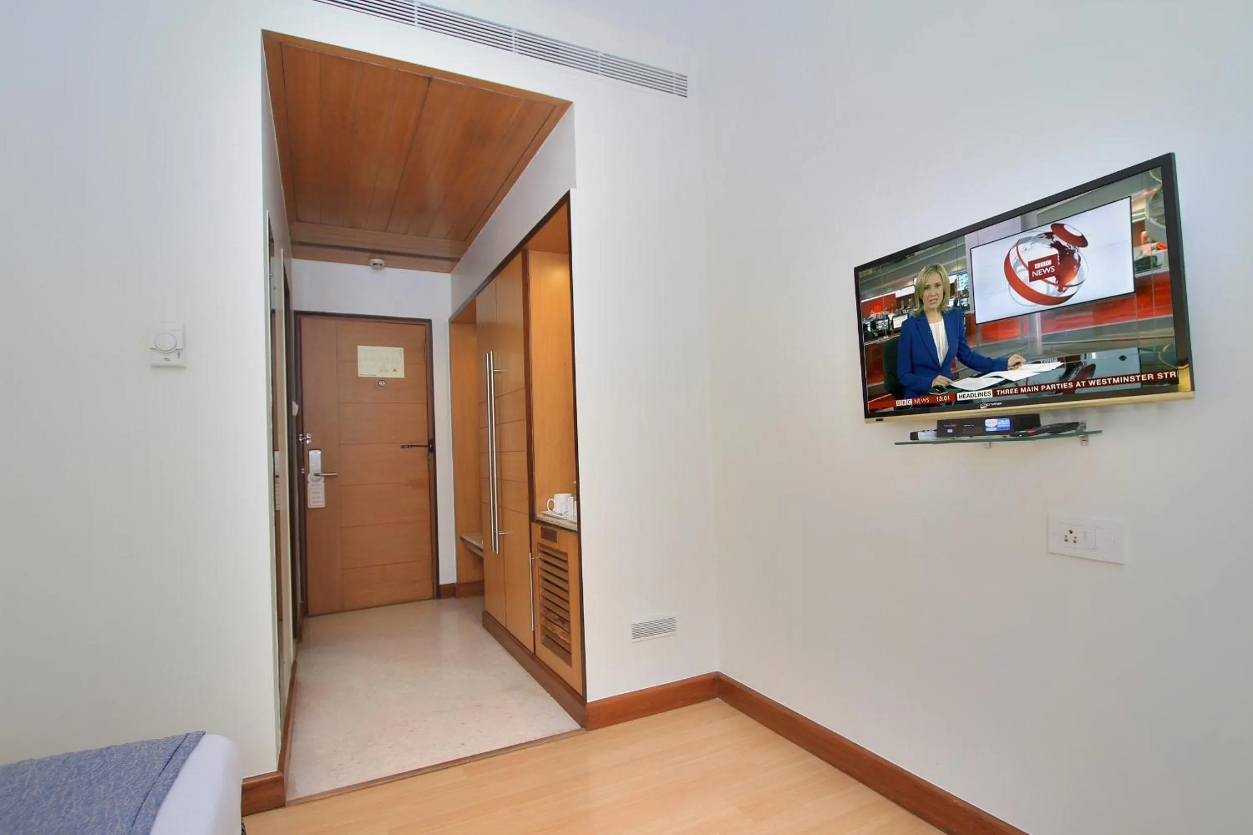 TV and multimedia in La Sara Grand