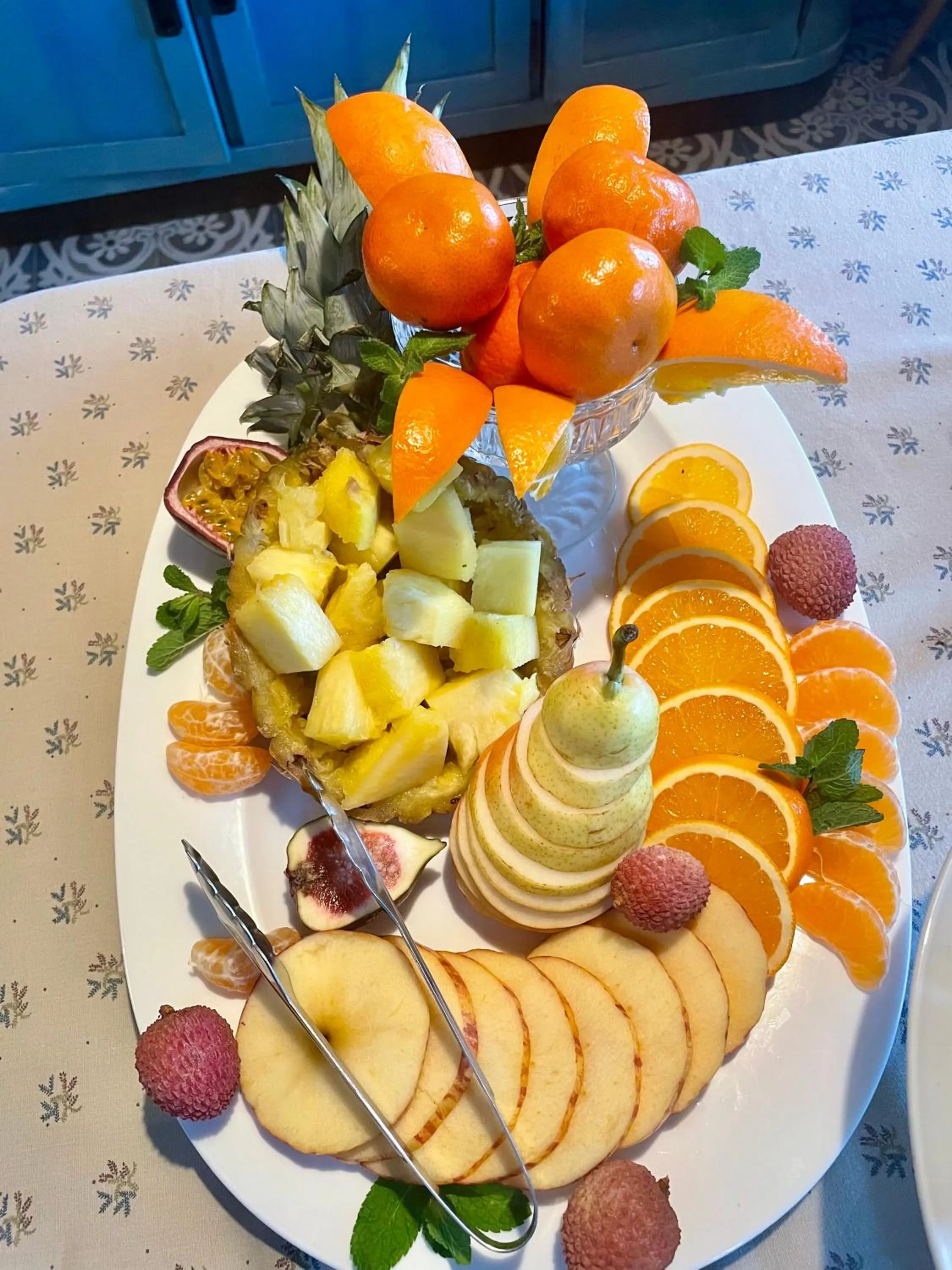 Food and drinks in VILLA OXA - Boutique Design Hotel