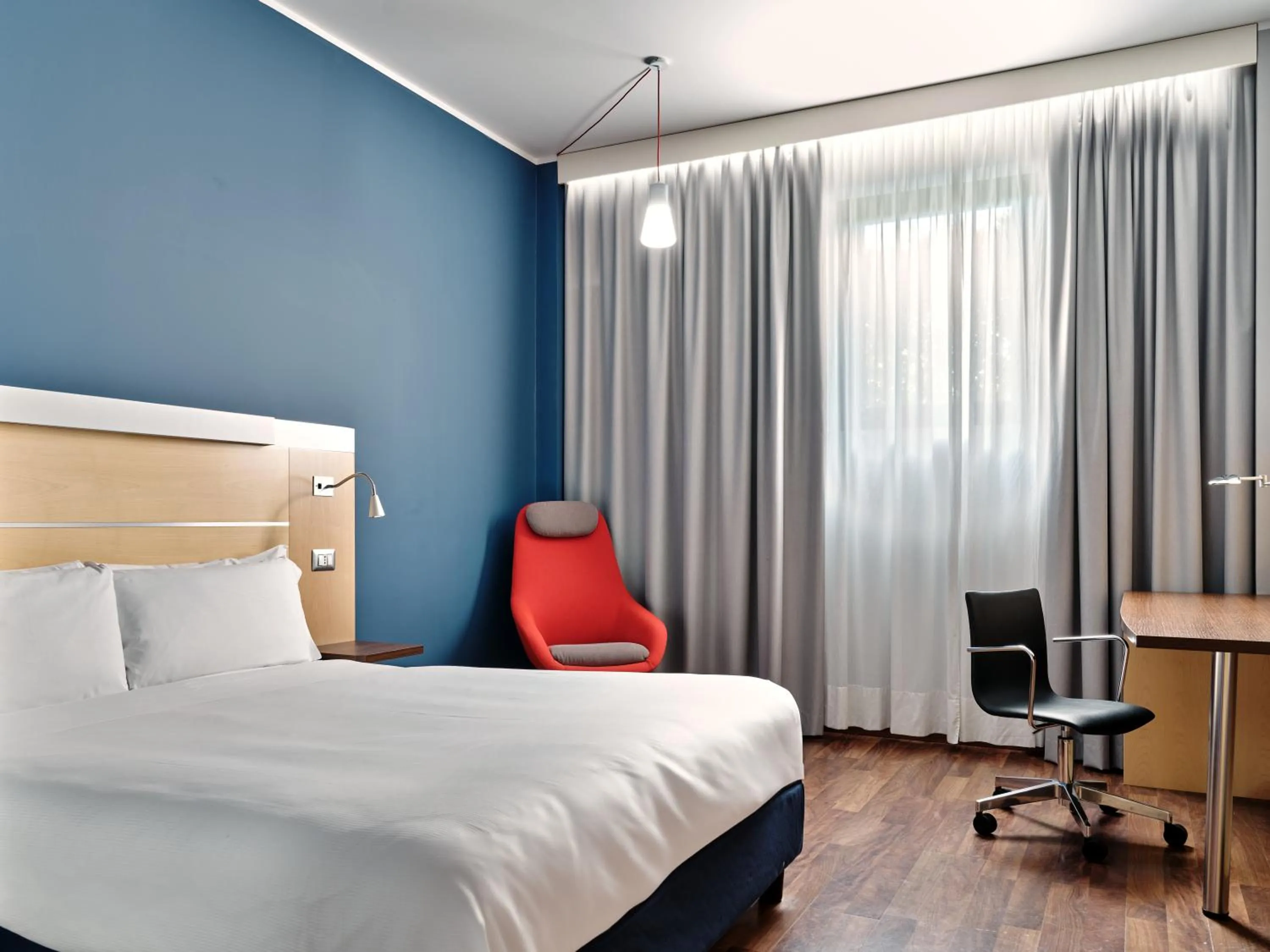 Bedroom, Bed in Holiday Inn Express Milan-Malpensa Airport by IHG
