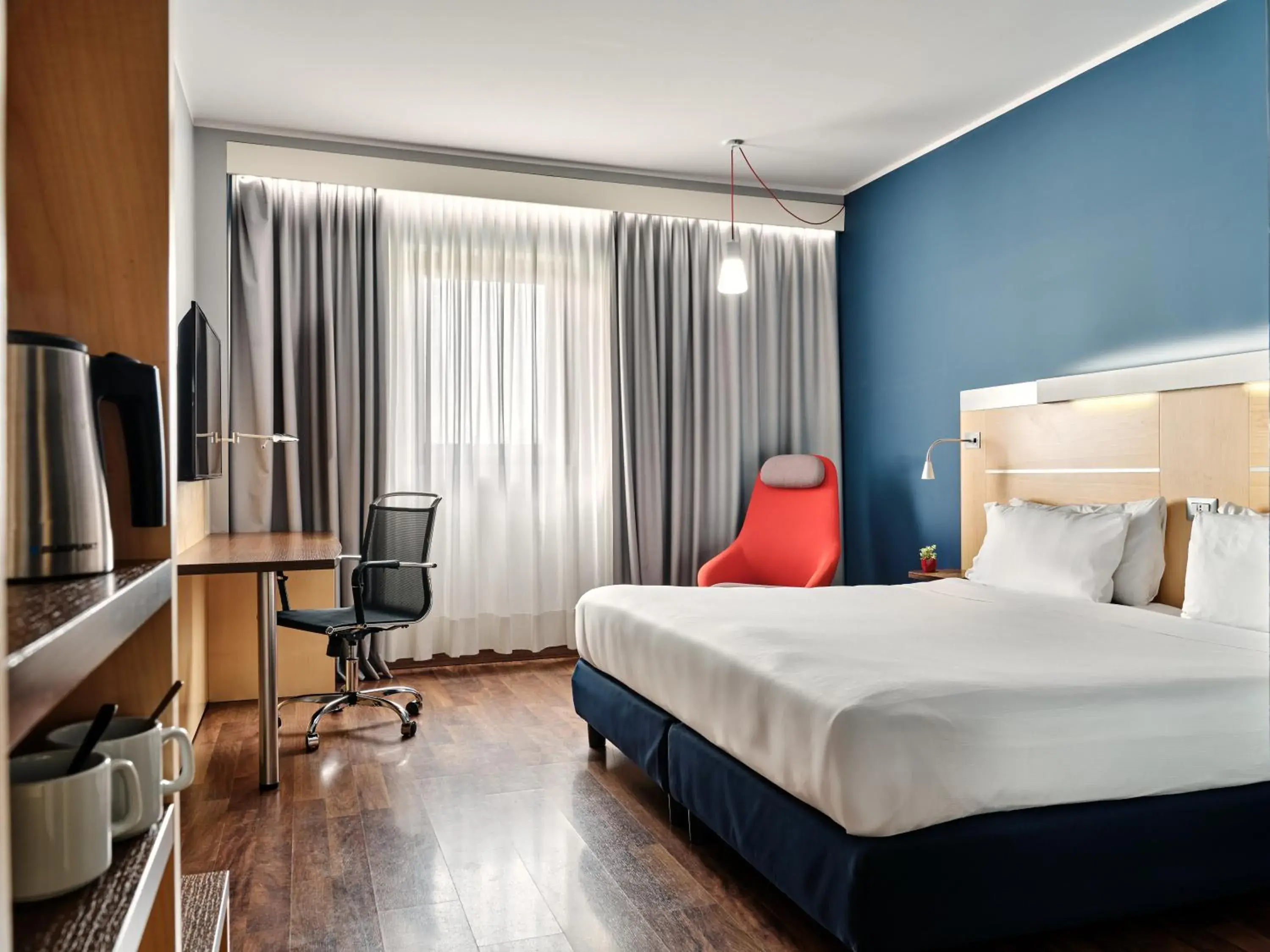 Standard Queen Room - Accessible with Free Breakfast in Holiday Inn Express Milan-Malpensa Airport by IHG Standard Queen Room - Accessible with Free Breakfast in Holiday Inn Express Milan-Malpensa Airport by IHG