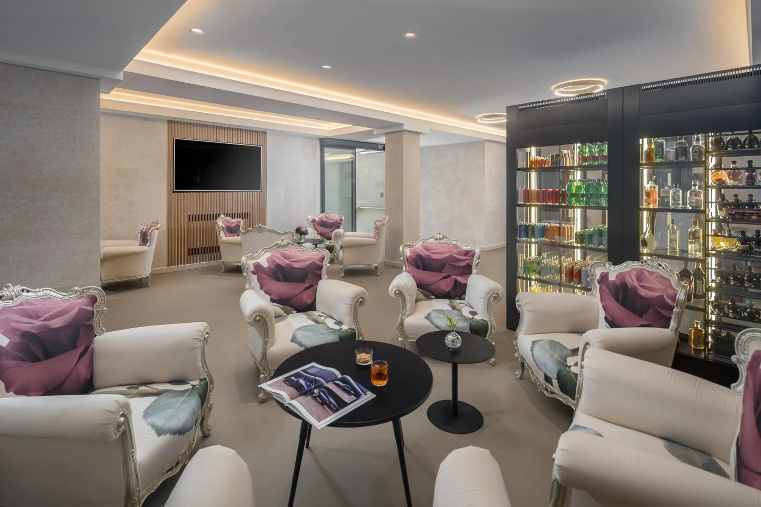 Lobby or reception in Hotel Tomi