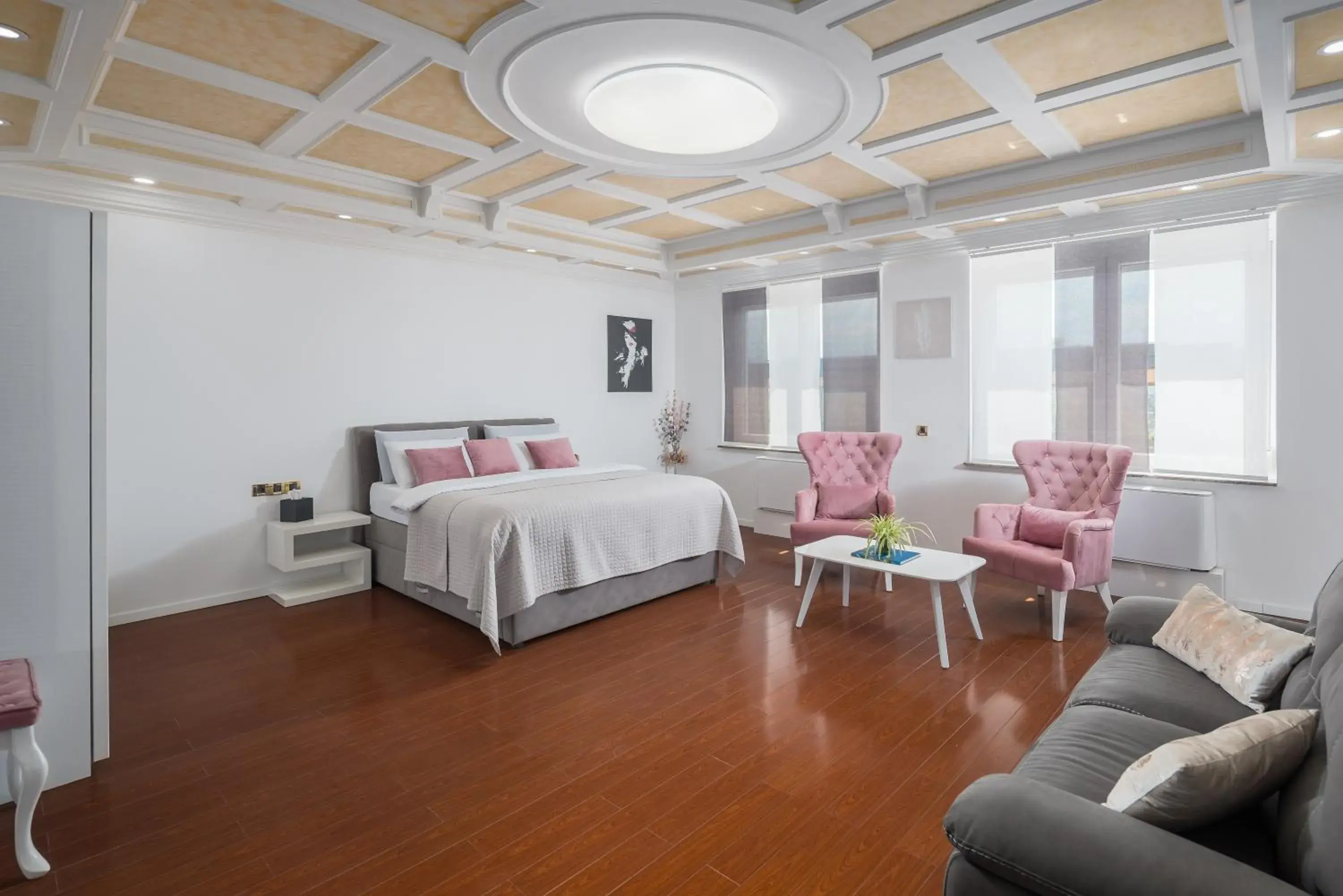 Deluxe Double Room with Balcony and Sea View in Hotel Tomi Deluxe Double Room with Balcony and Sea View in Hotel Tomi