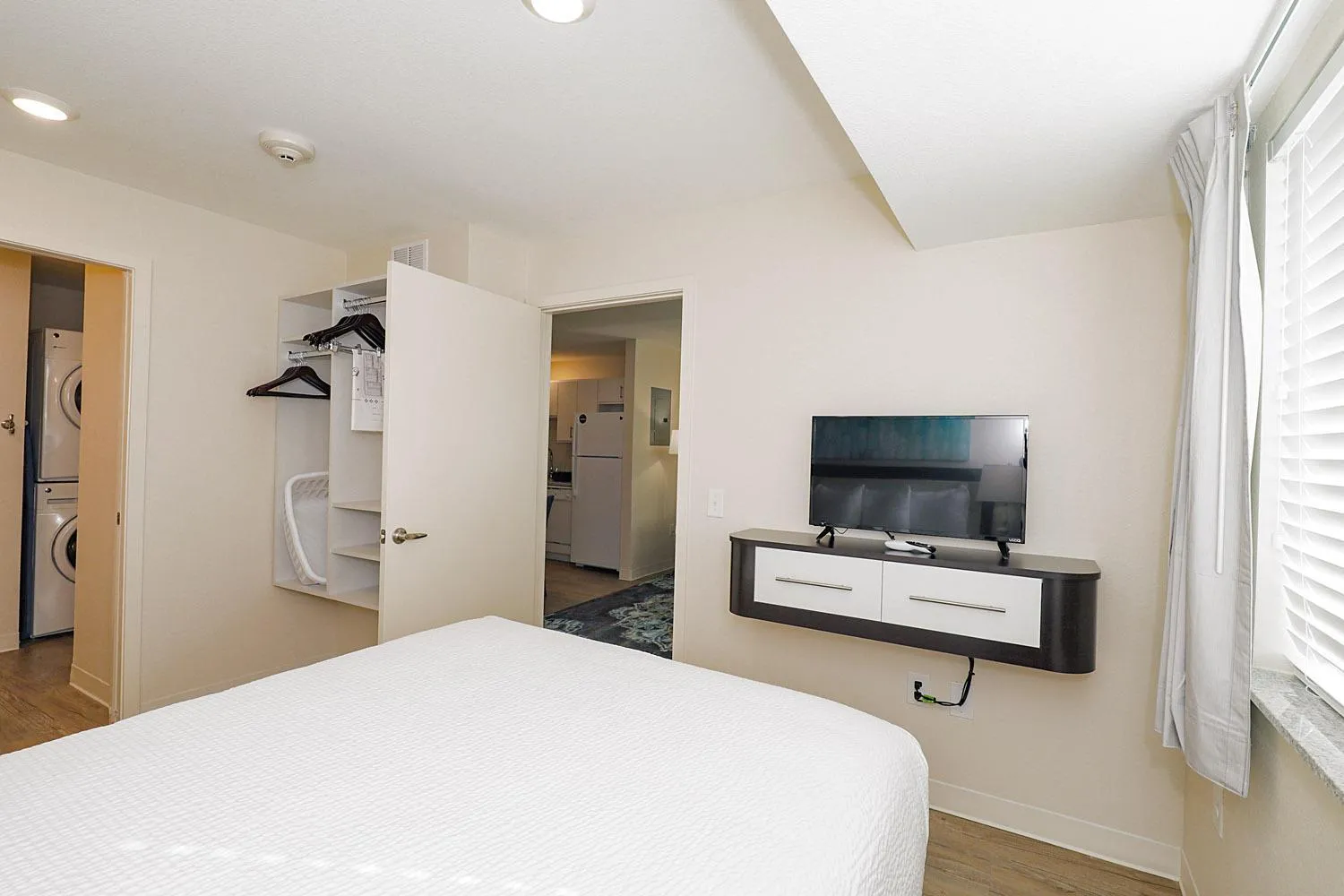 Bed in Parks Residential-Richardson