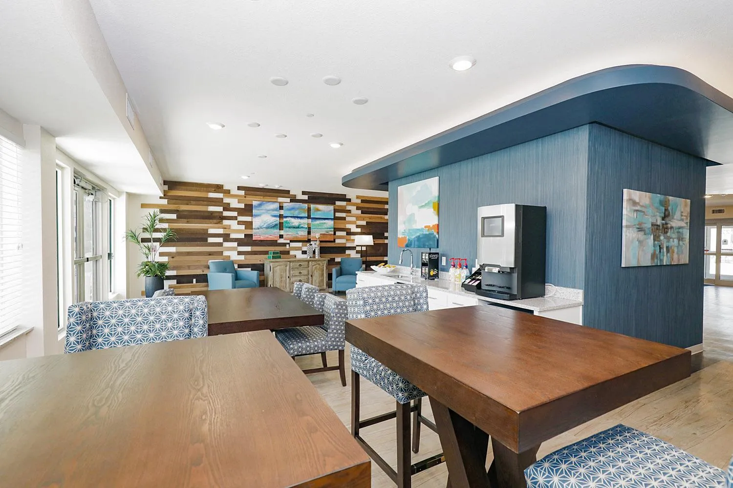 Communal lounge/ TV room in Parks Residential-Richardson