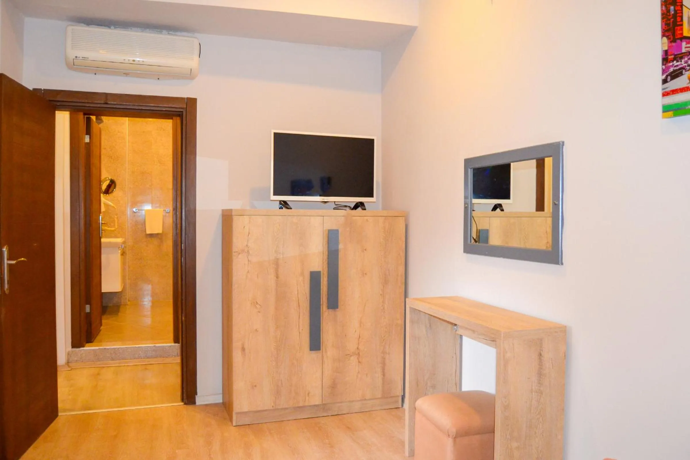 TV and multimedia in Akkan Hotel