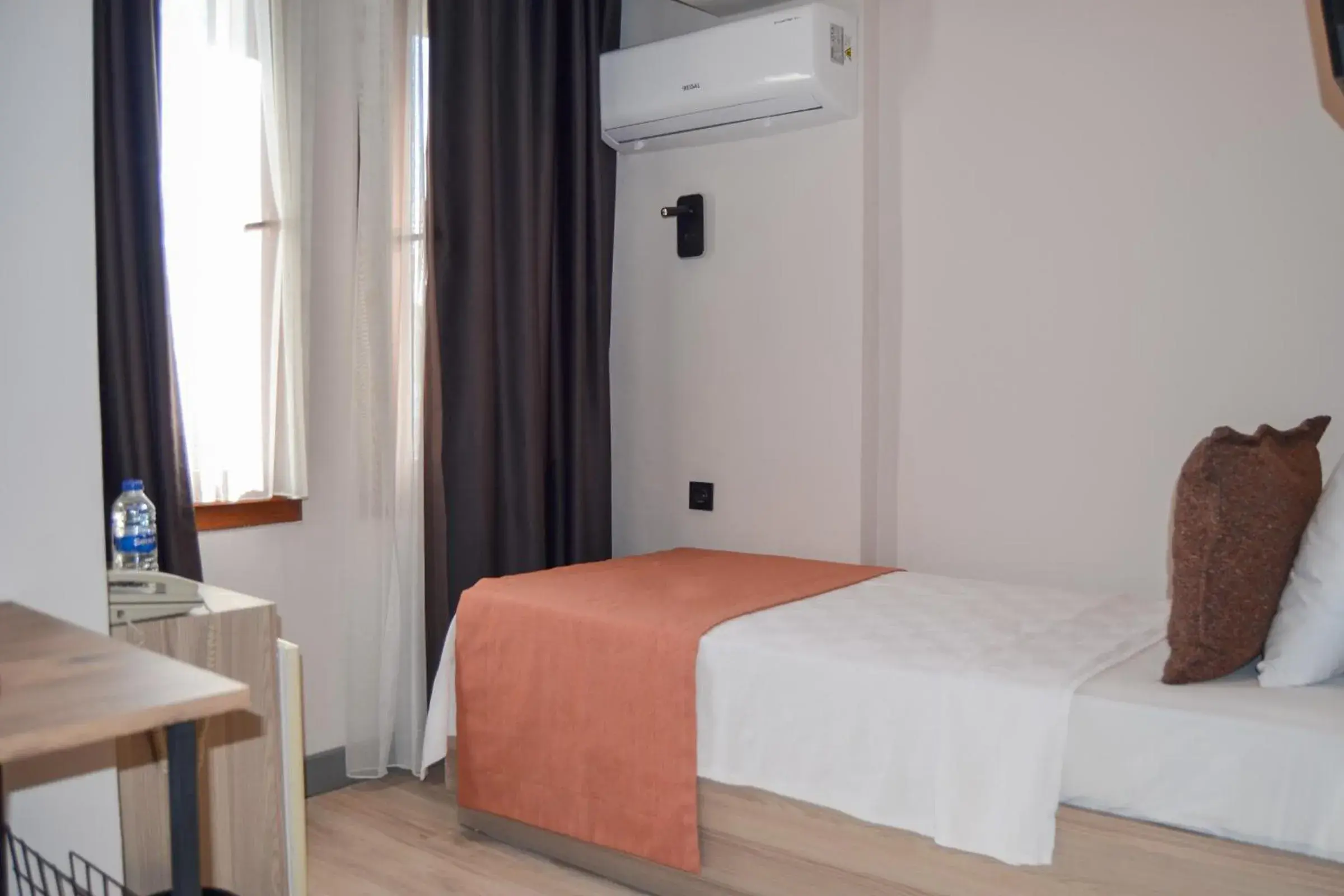 Single Room with Sea View in Akkan Hotel Single Room with Sea View in Akkan Hotel