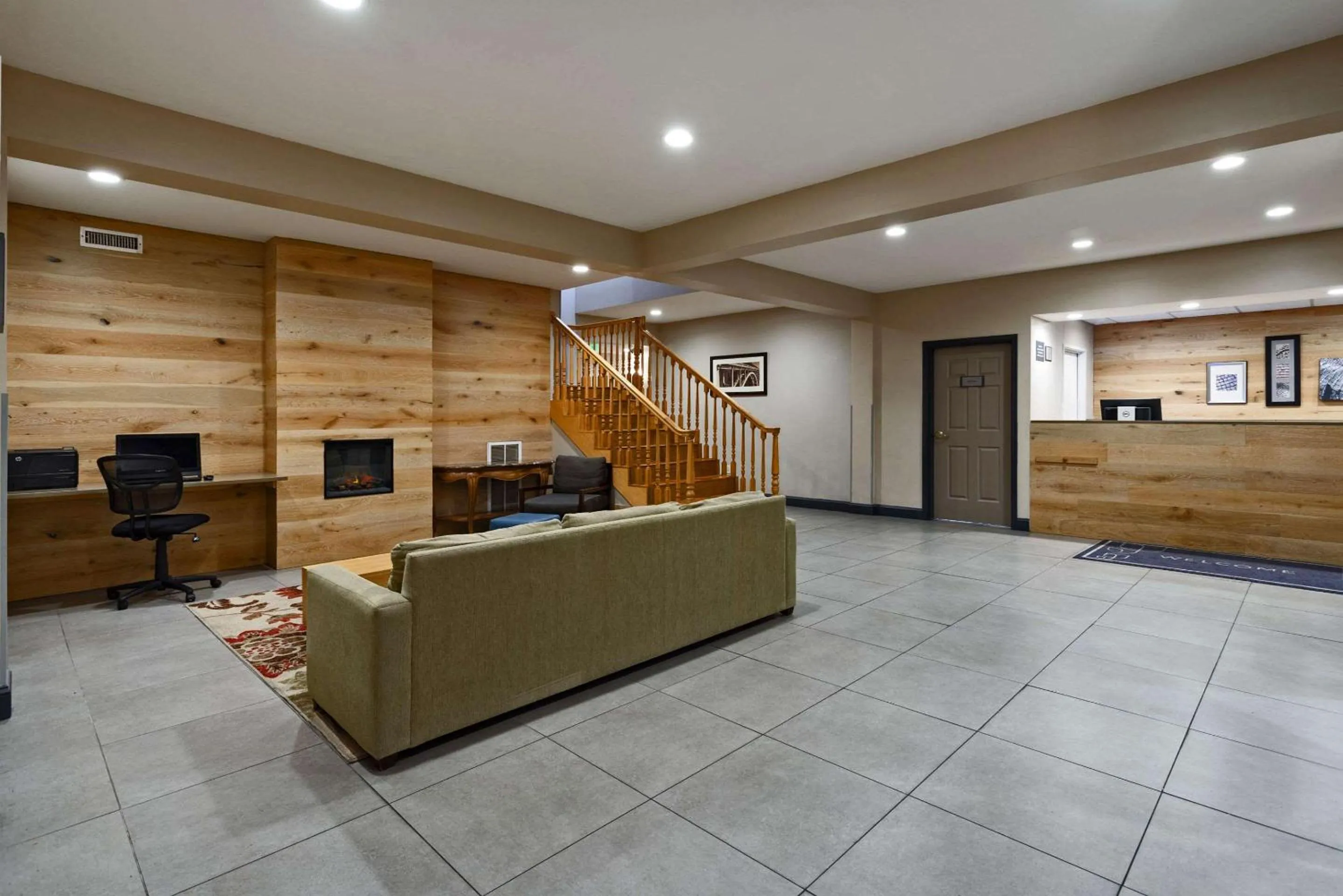 Lobby or reception in Country Inn & Suites by Radisson, Salisbury, MD