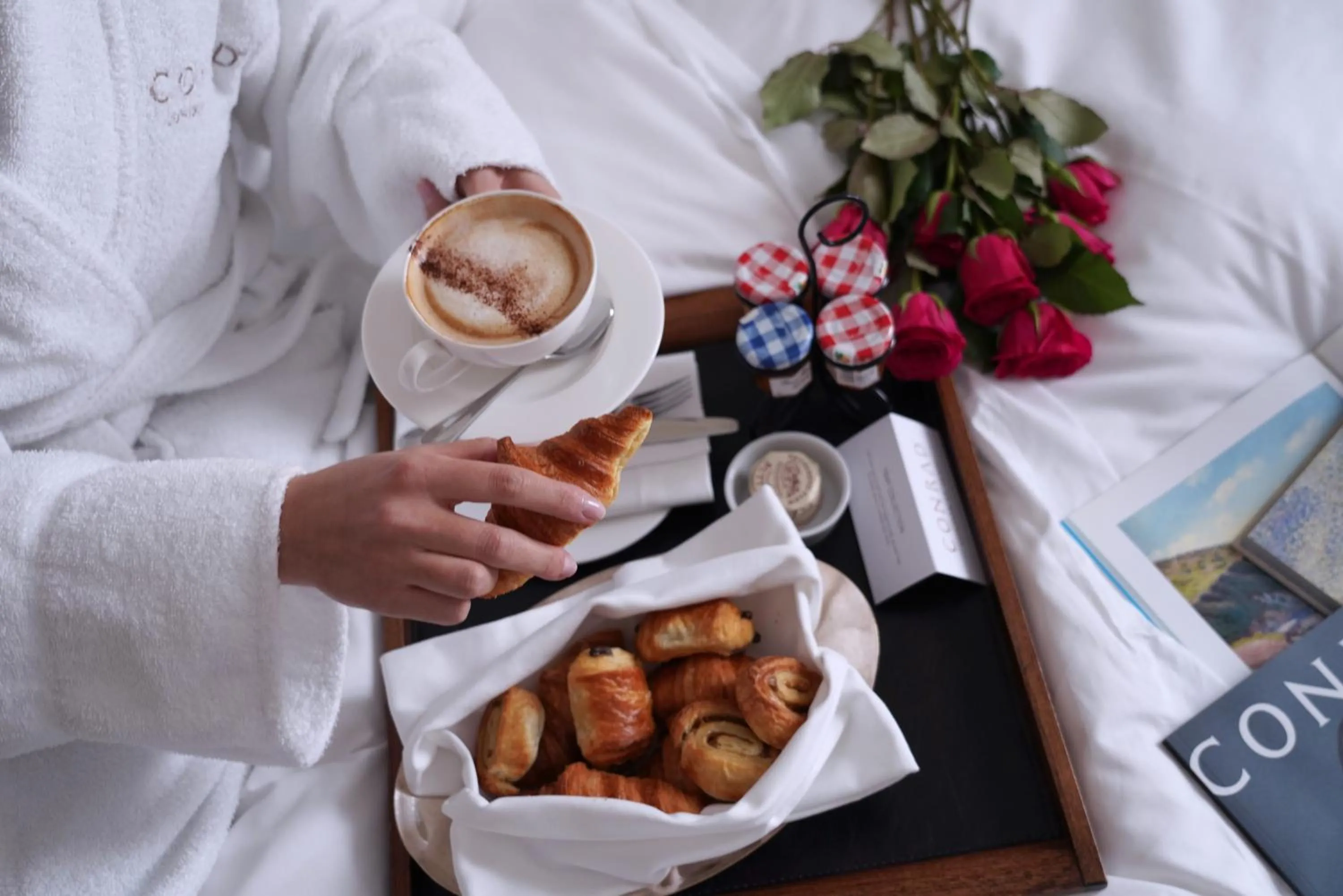 Breakfast, Bed in Conrad London St James