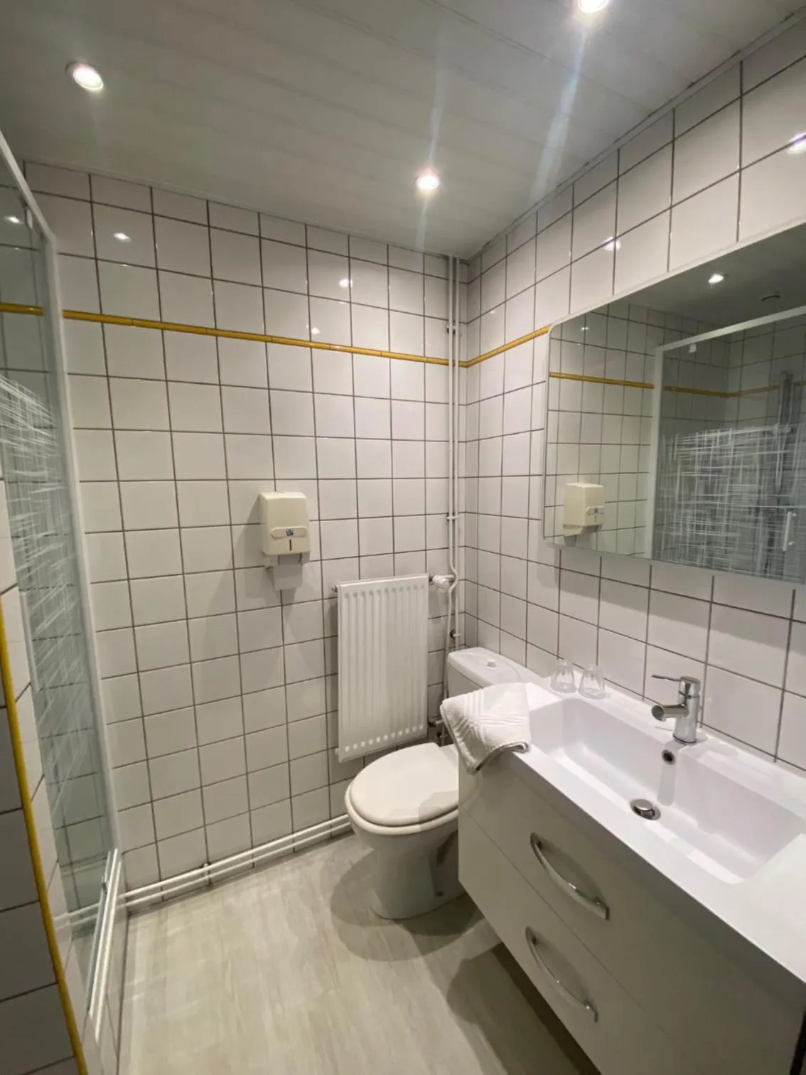 Shower in Cesar Hotel