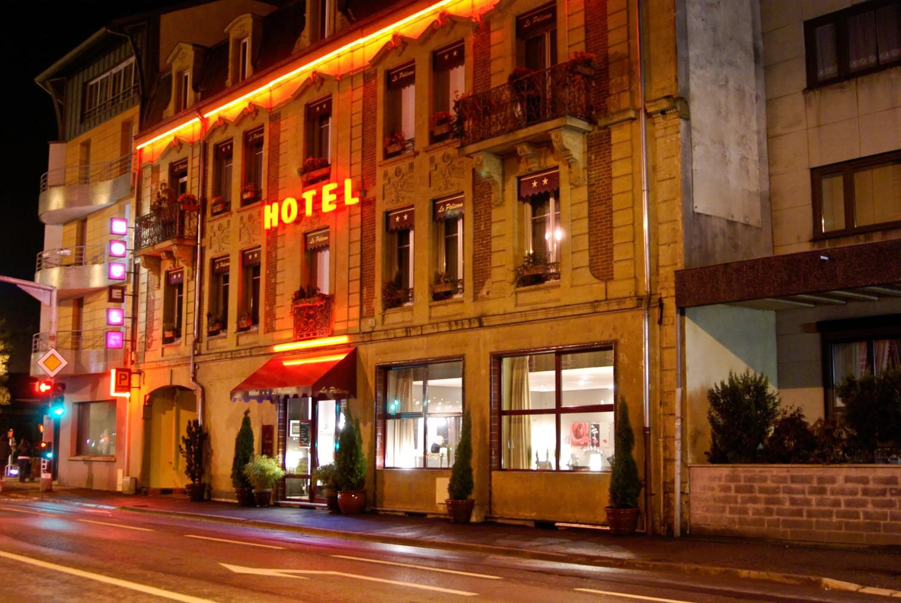Facade/entrance in Cesar Hotel