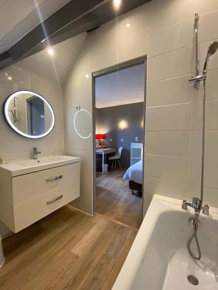 Bathroom in Cesar Hotel