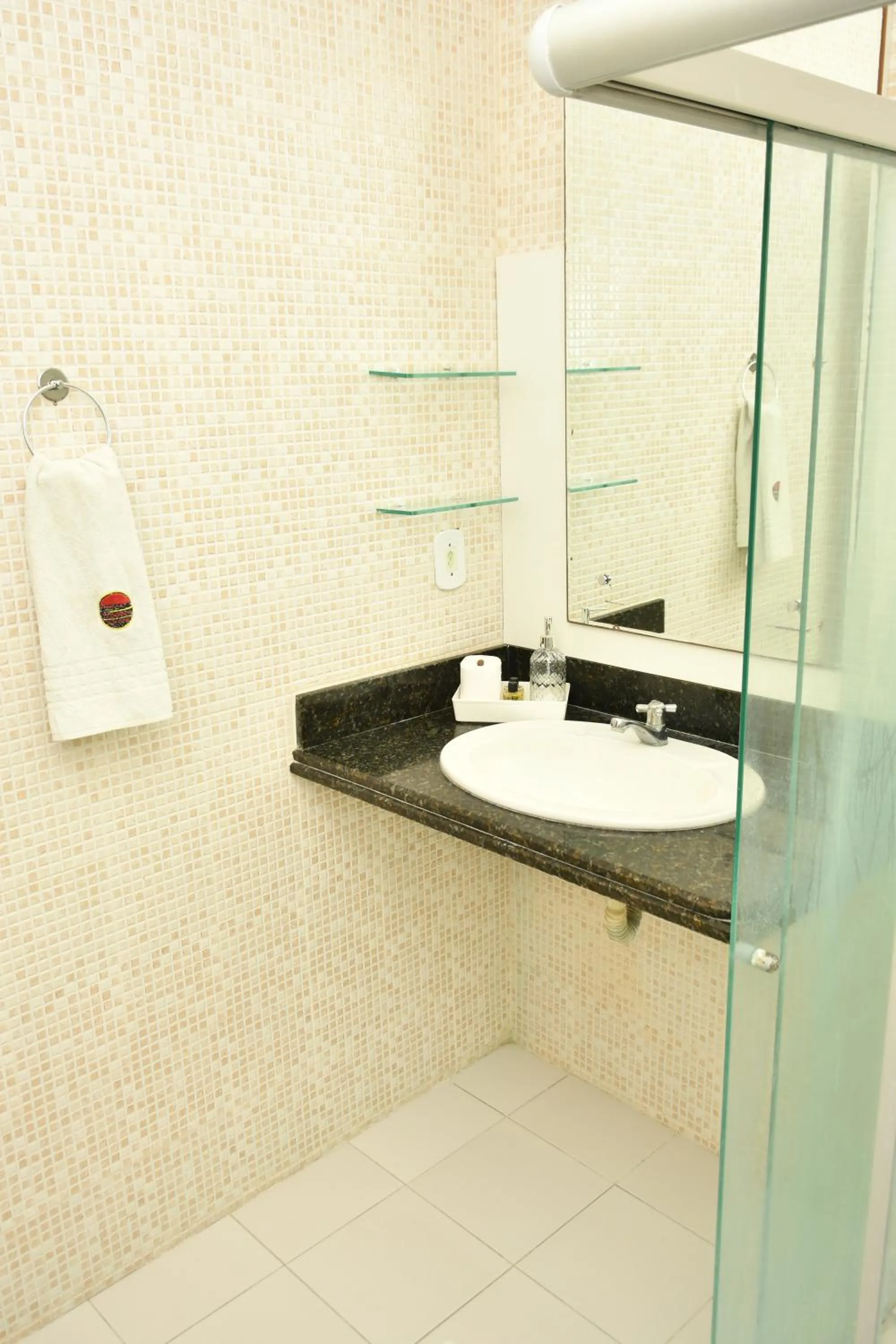 Bathroom in Troodon Park Hotel