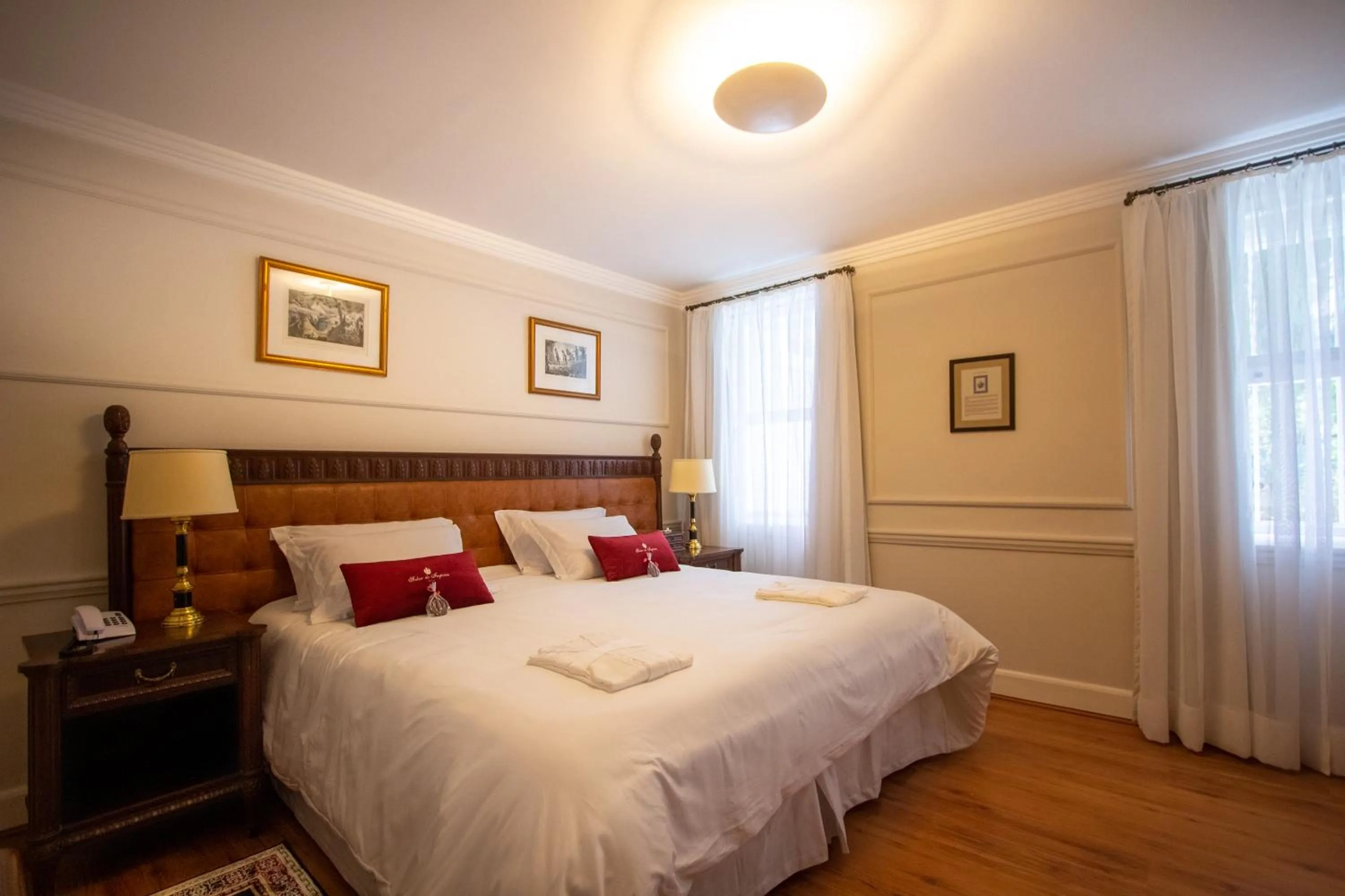 Bed in Hotel Solar do Império