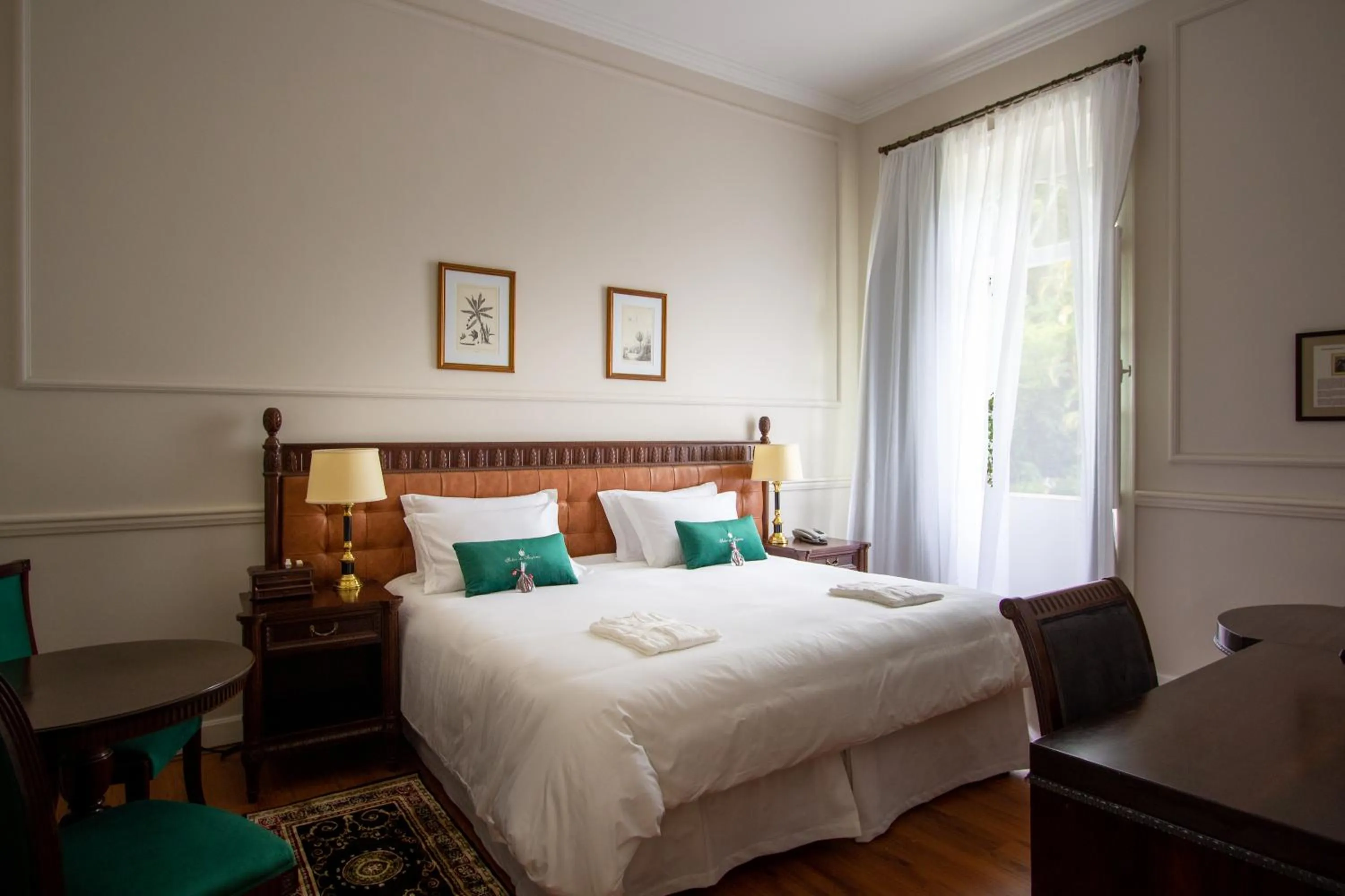 Bed in Hotel Solar do Império