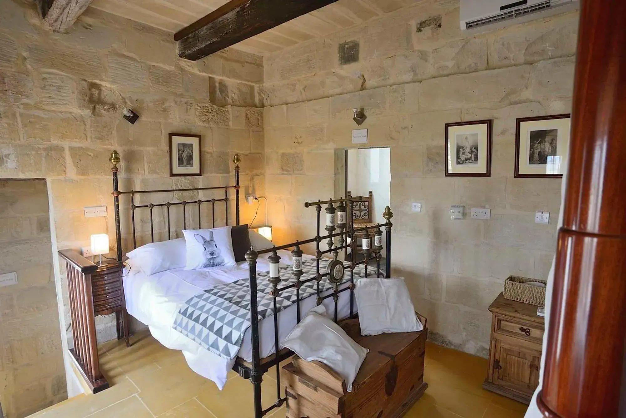 Deluxe Twin or Double Room in The Burrow Guest House Deluxe Twin or Double Room in The Burrow Guest House