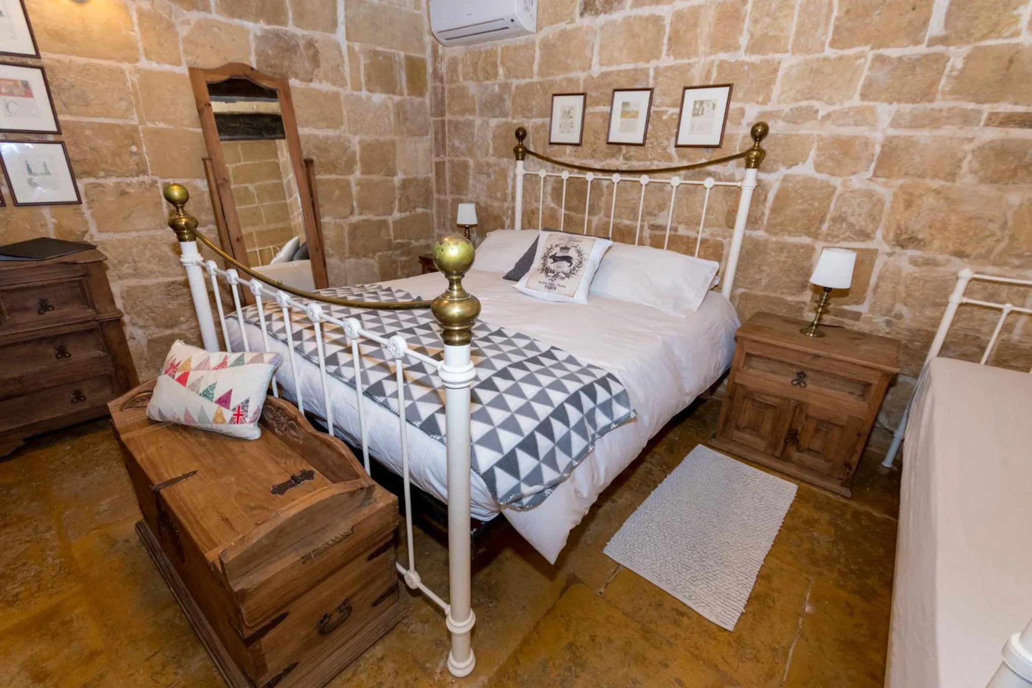 Bedroom, Bed in The Burrow Guest House