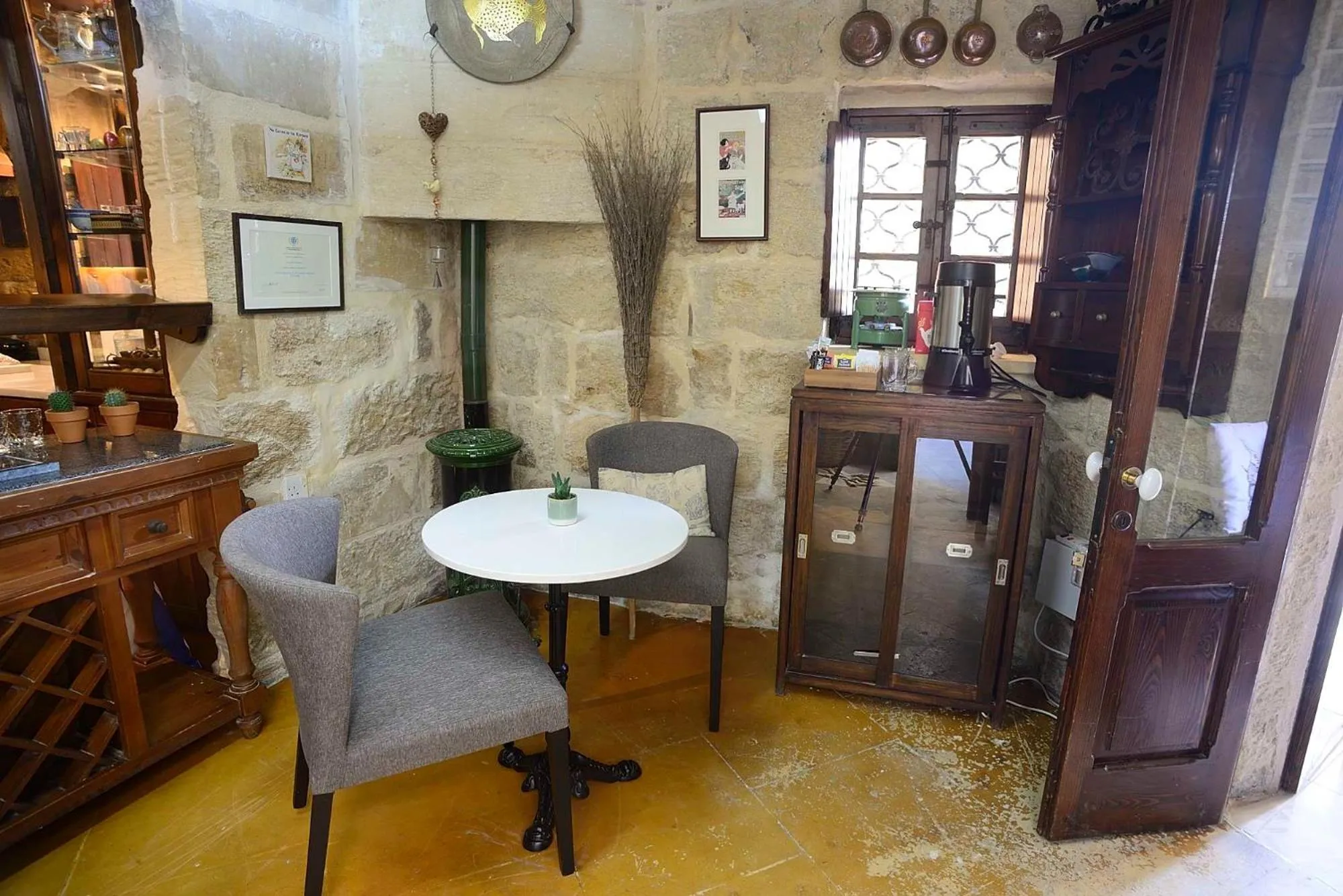 Lounge or bar in The Burrow Guest House