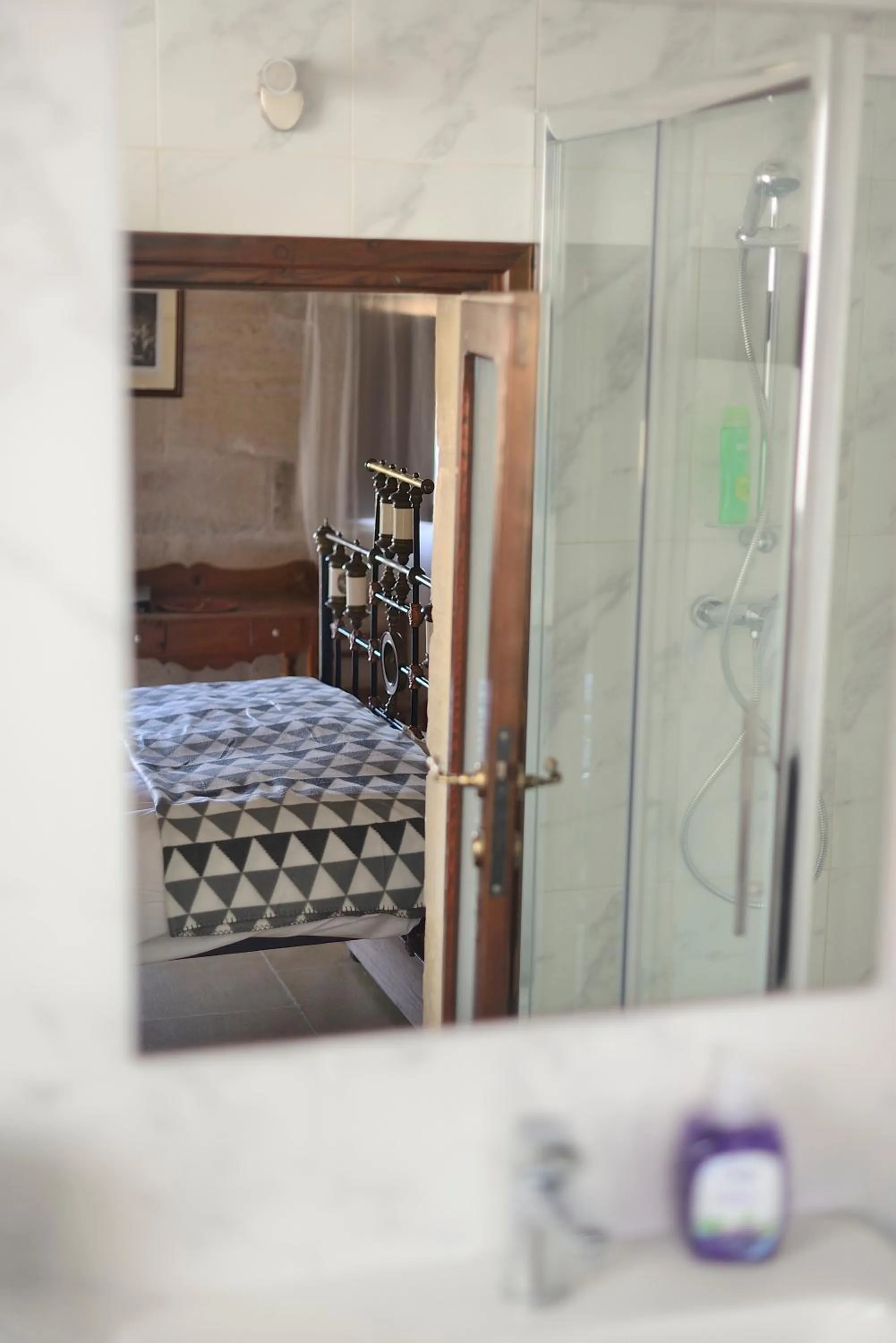Bathroom, Bed in The Burrow Guest House