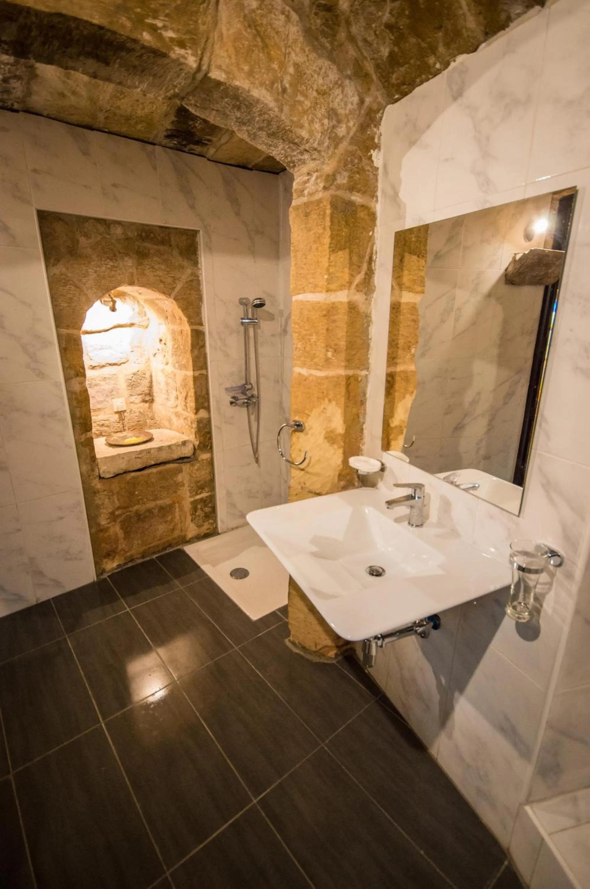 Bathroom in The Burrow Guest House