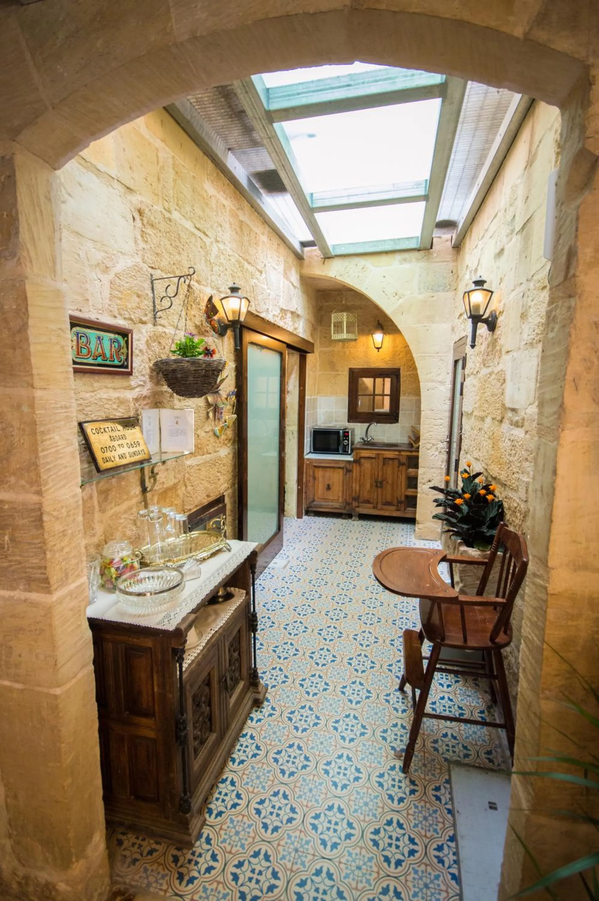 Kitchen or kitchenette in The Burrow Guest House