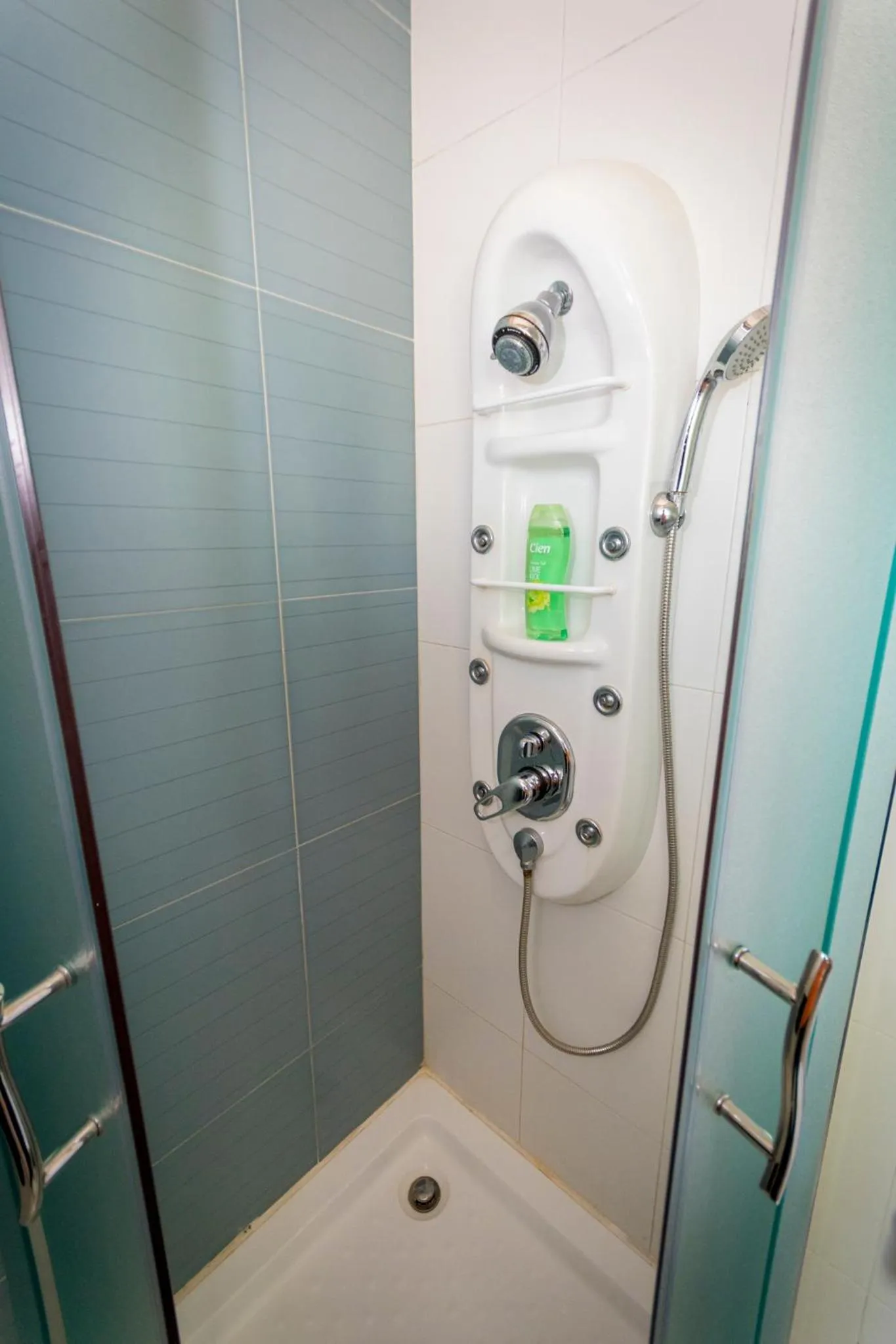 Shower in The Burrow Guest House