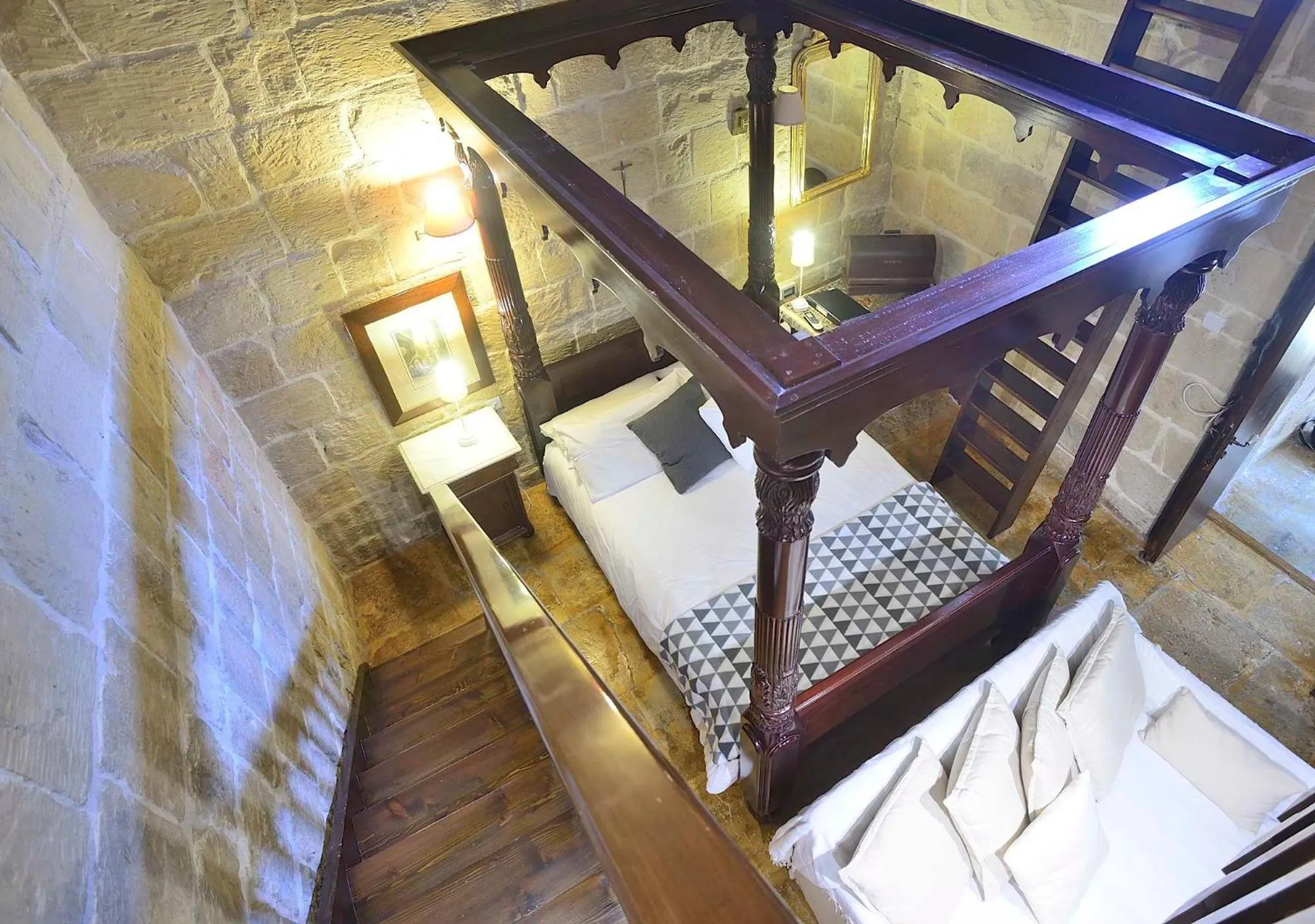 Bedroom, Bed in The Burrow Guest House