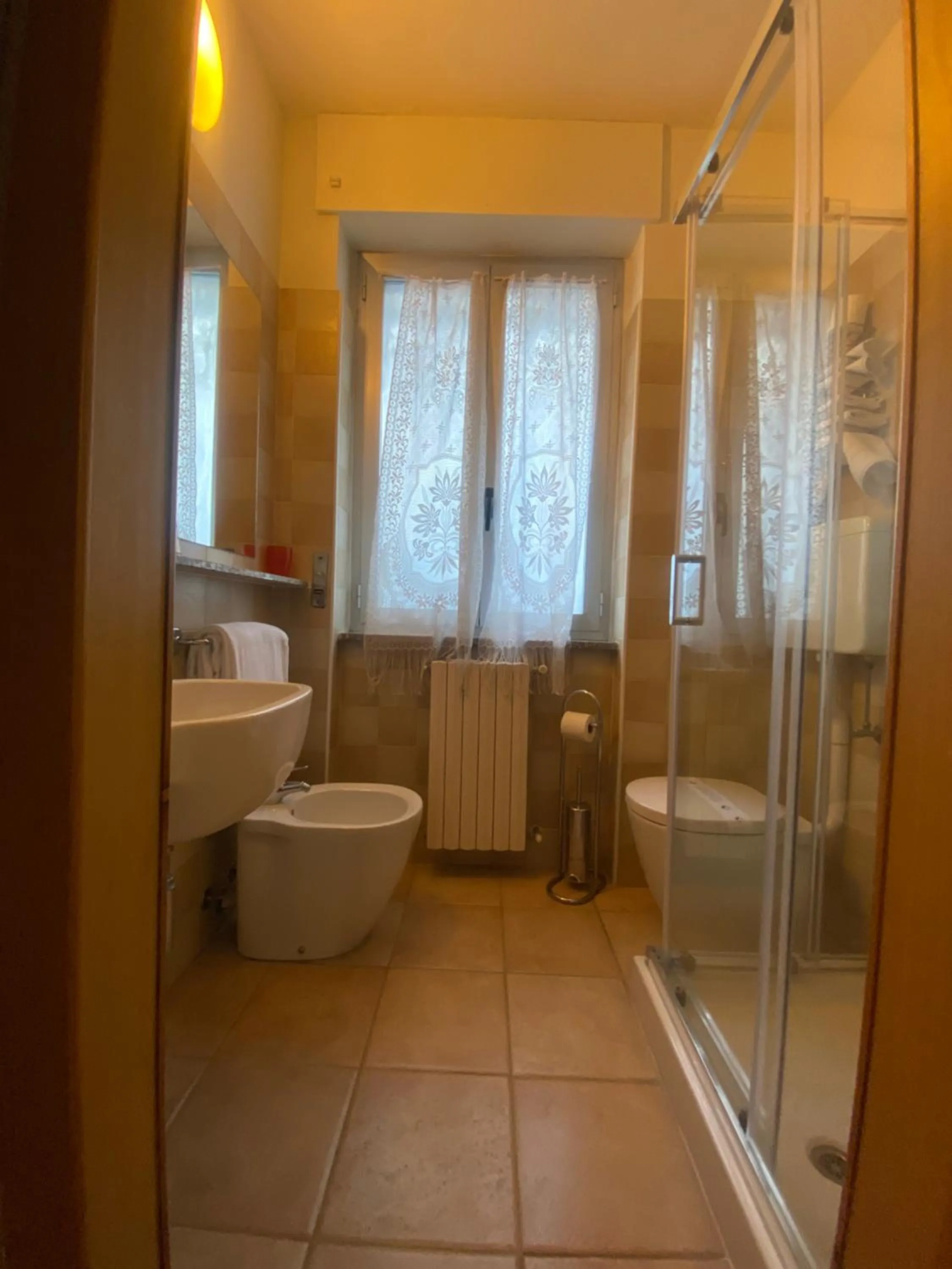 Shower in Hotel Rainero