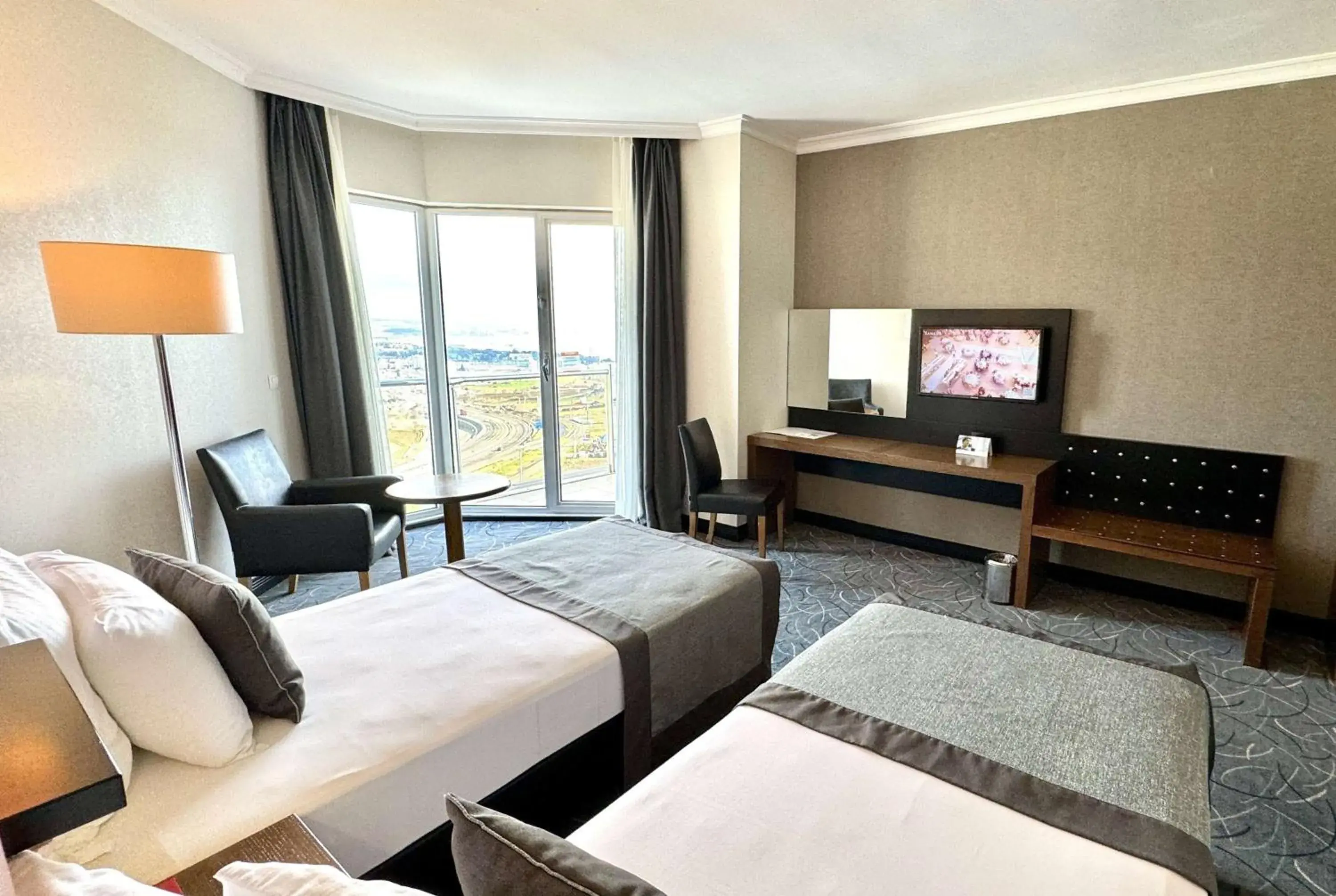 Deluxe Twin Sea and City View Non Smoking in Ramada by Wyndham Tekirdağ Deluxe Twin Sea and City View Non Smoking in Ramada by Wyndham Tekirdağ