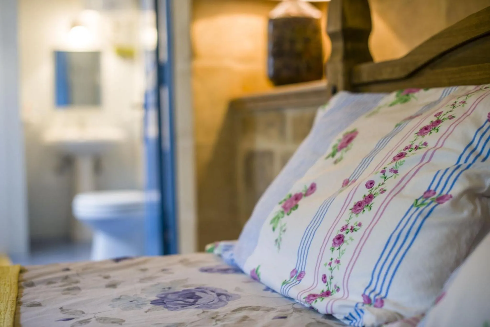 Decorative detail, Bed in Ta' Bertu Host Family Bed & Breakfast