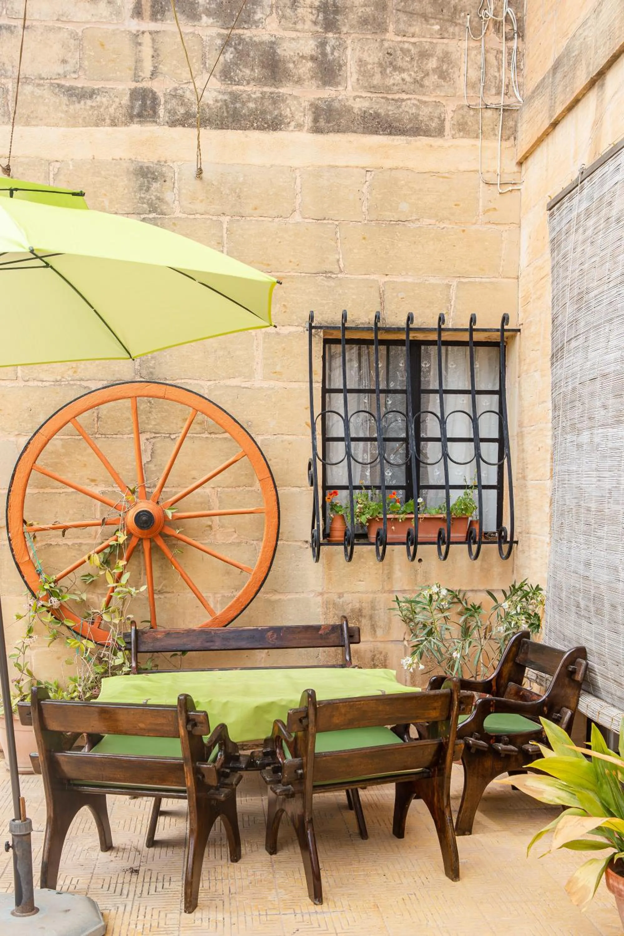 Property building in Ta' Bertu Host Family Bed & Breakfast