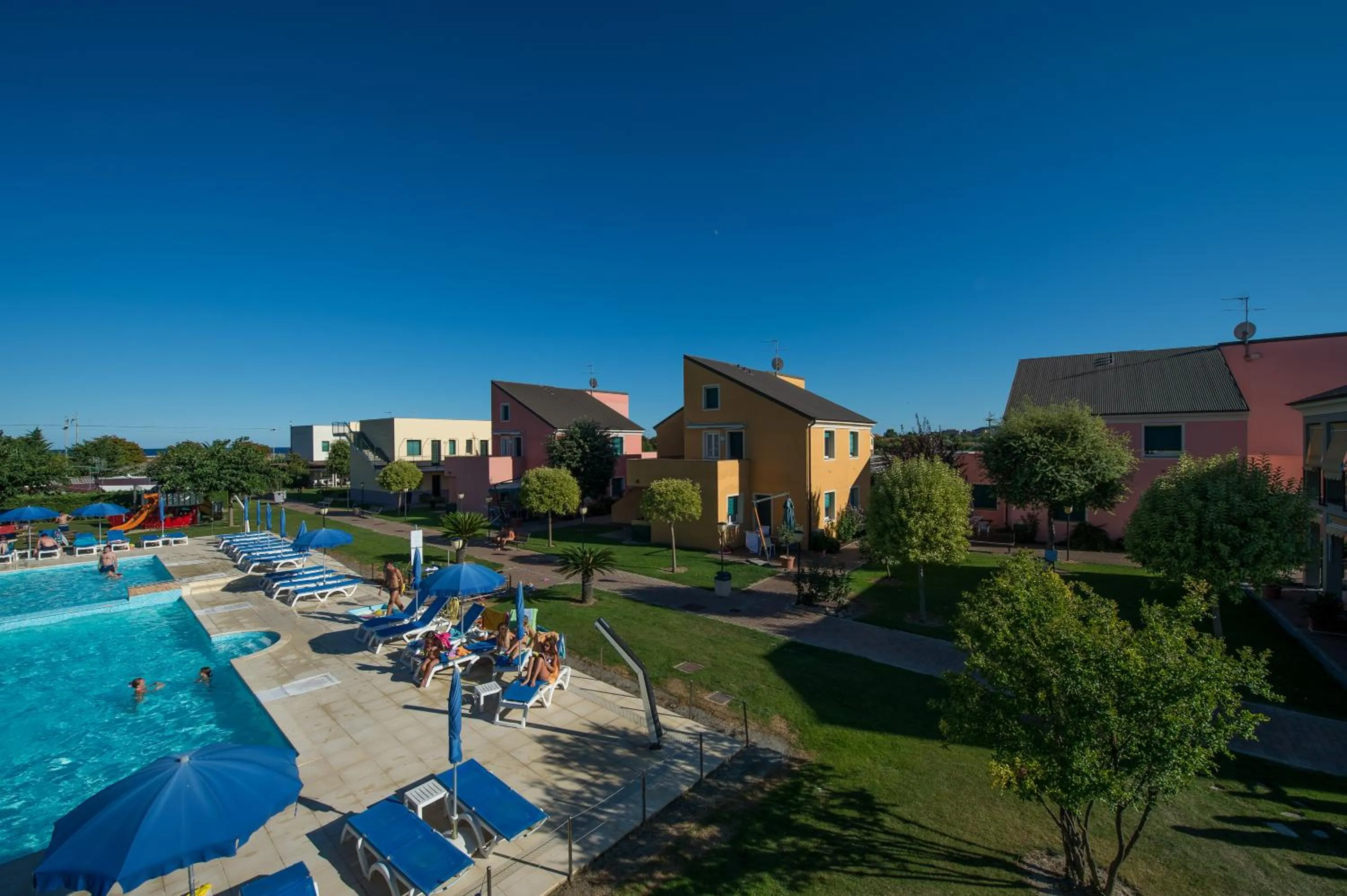 Swimming pool in Residence Borgomare