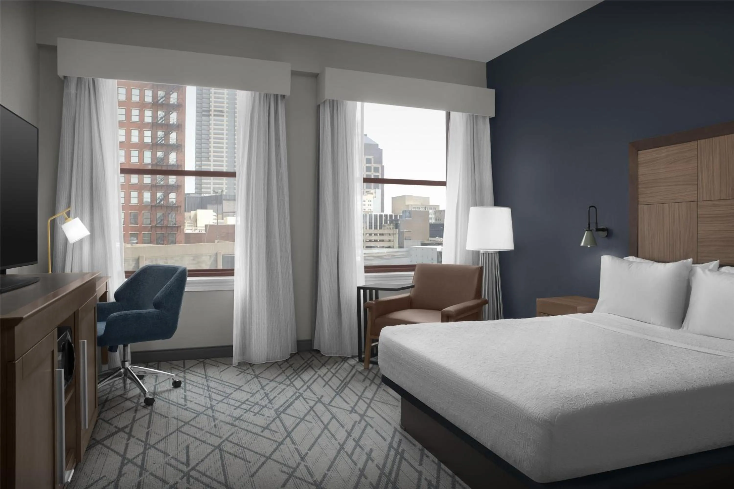 Bed in Hampton Inn Indianapolis Downtown Across from Circle Centre