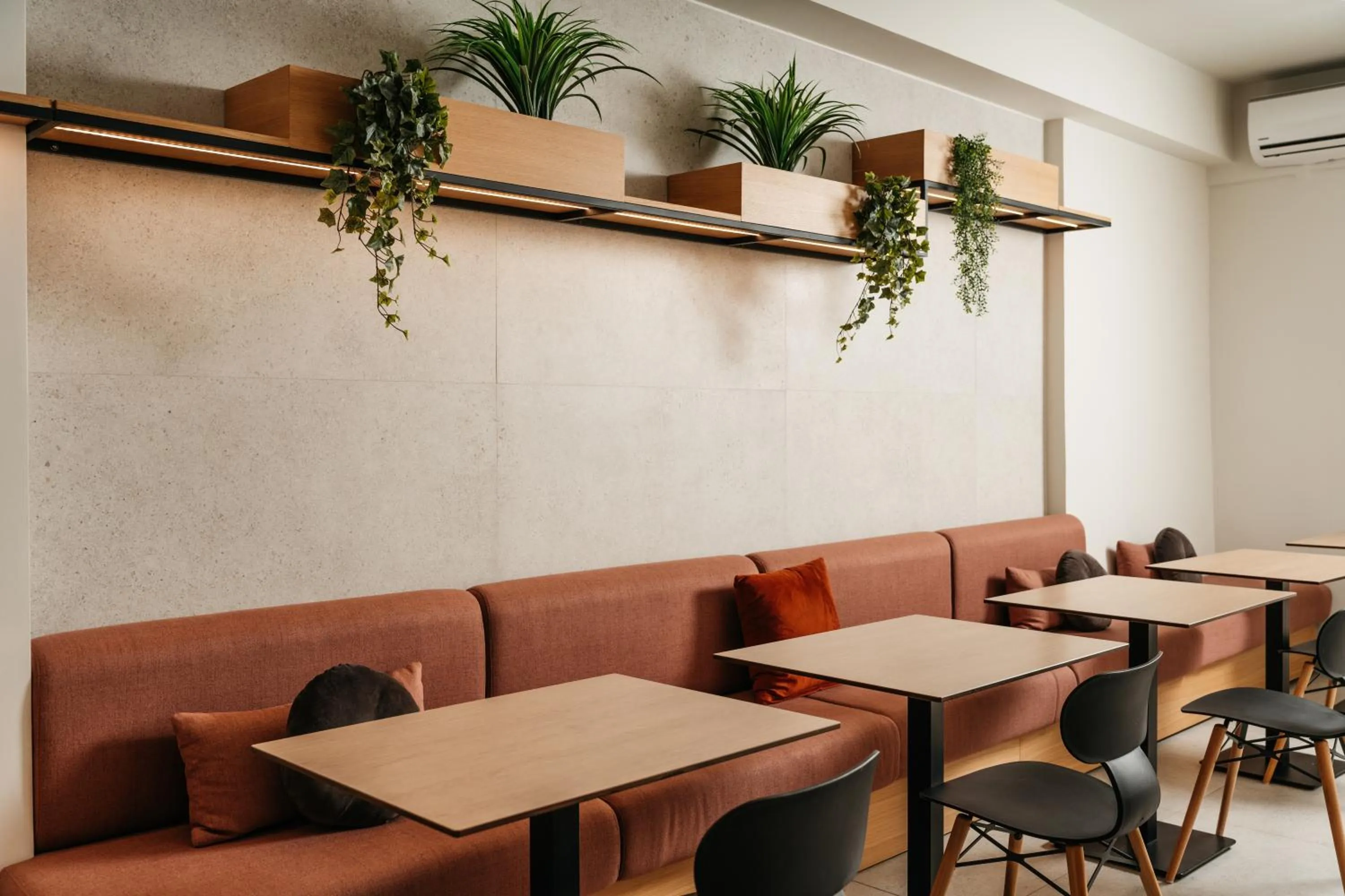 Breakfast in The City Hotel & Suites