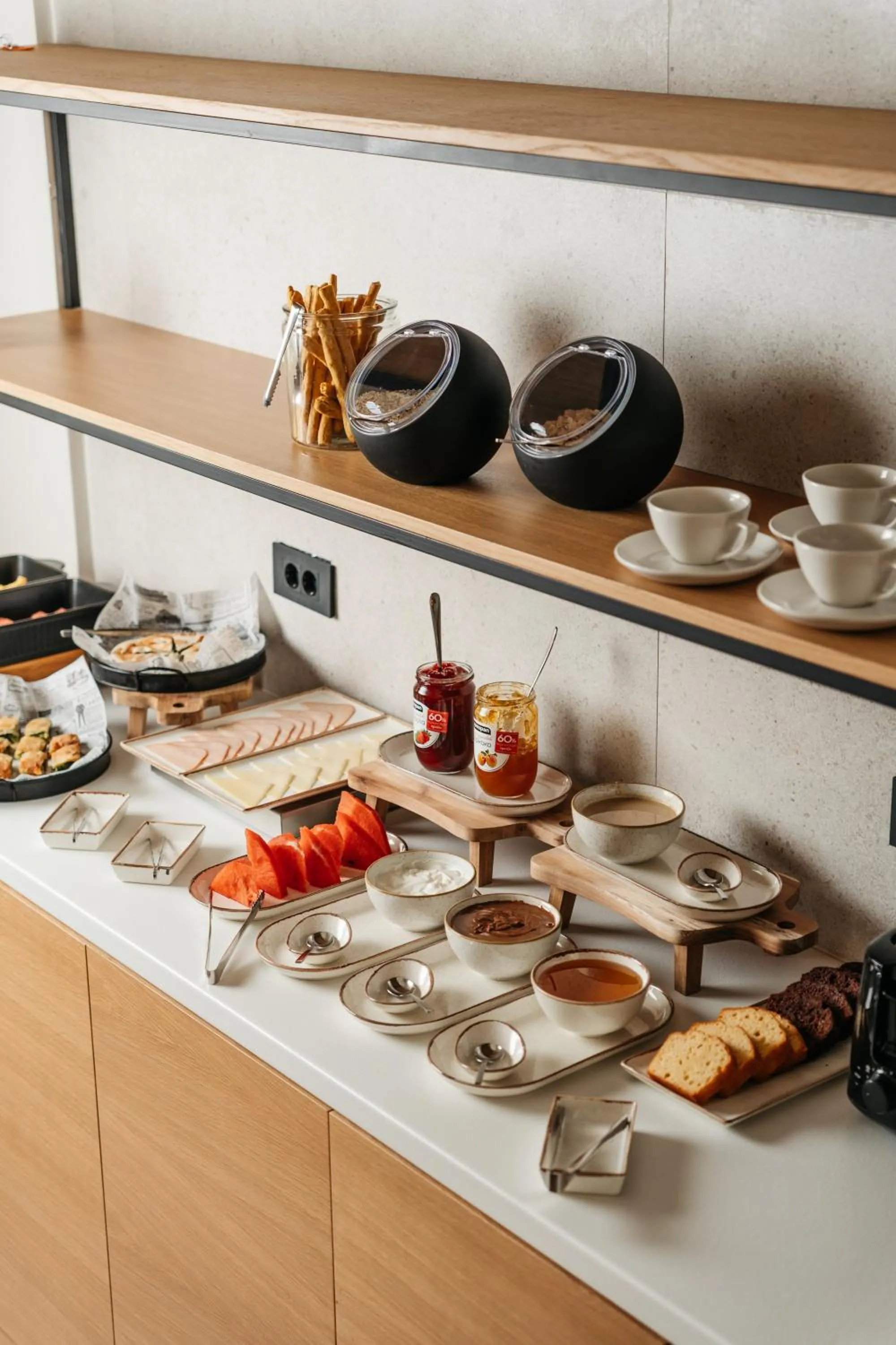 Breakfast in The City Hotel & Suites