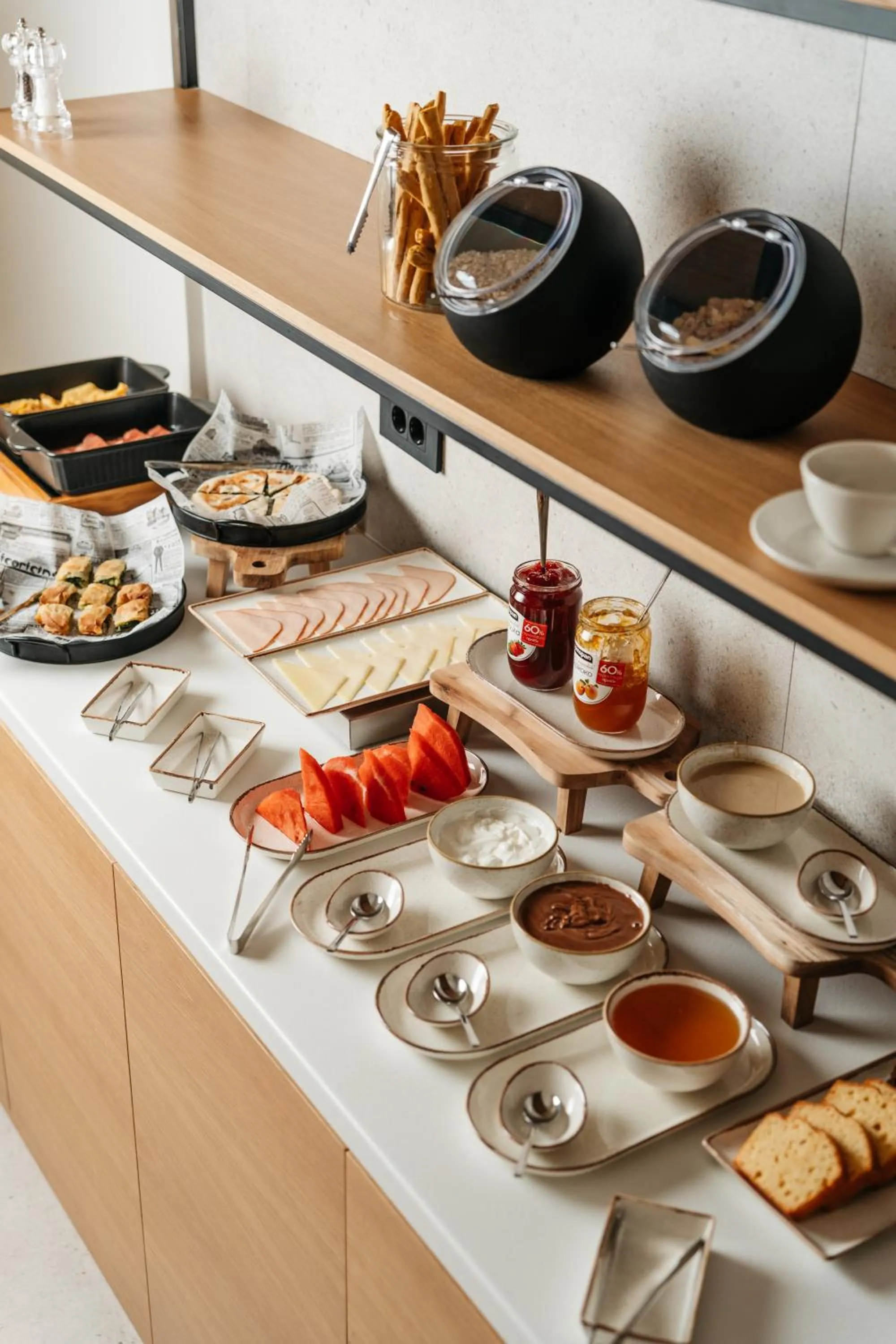 Breakfast in The City Hotel & Suites