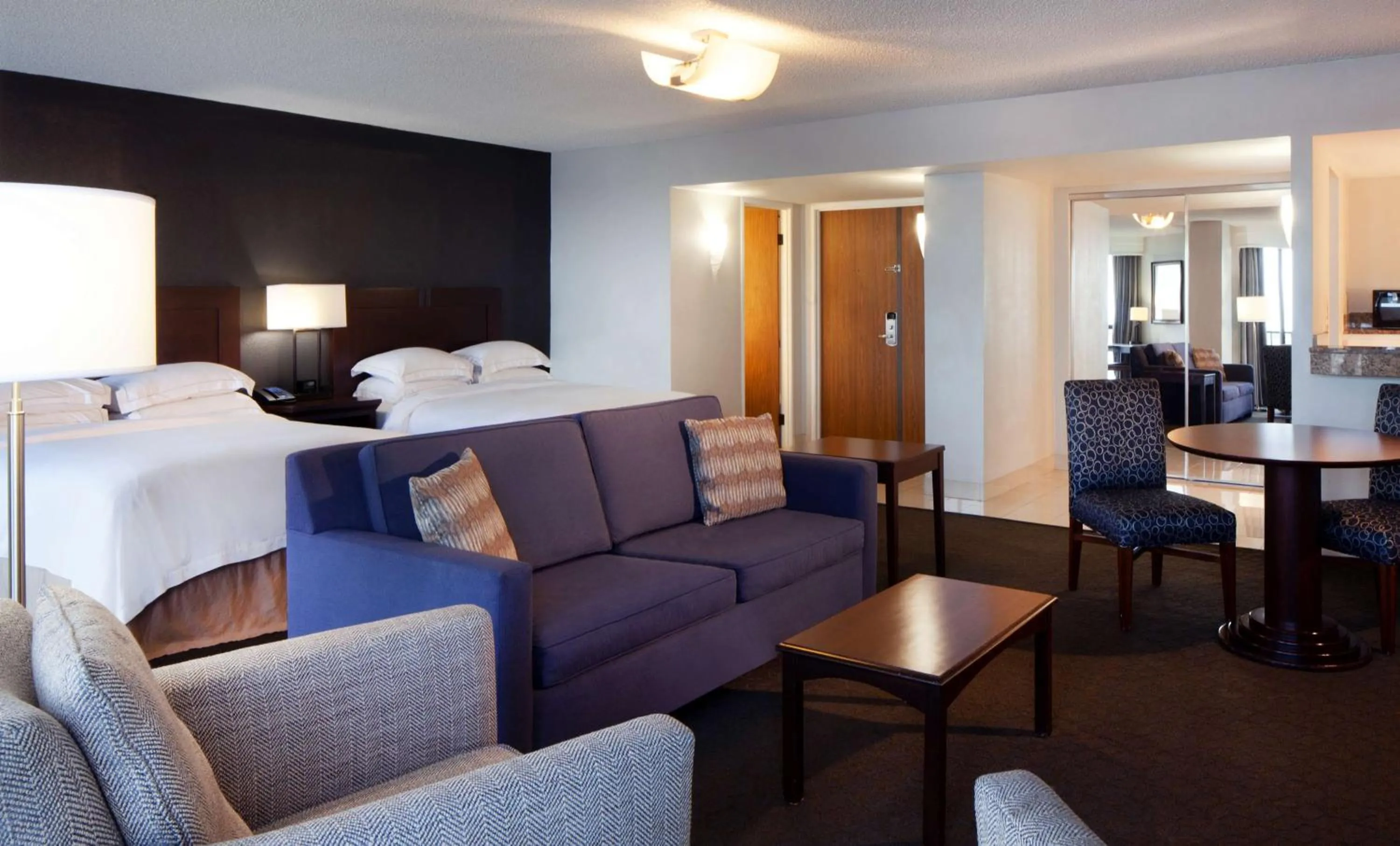 Living room, Bed in Hilton Houston NASA Clear Lake