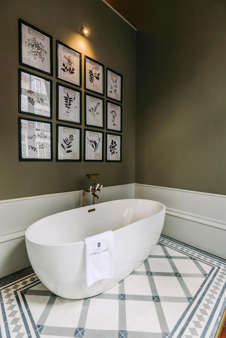 Bath in Torel 1884 Suites & Apartments