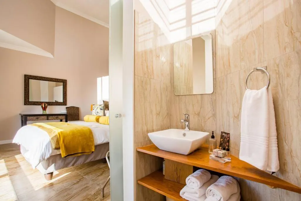 Bedroom, Bed in Aqua Terra Boutique Guesthouse - Simon's Town, Cape Town