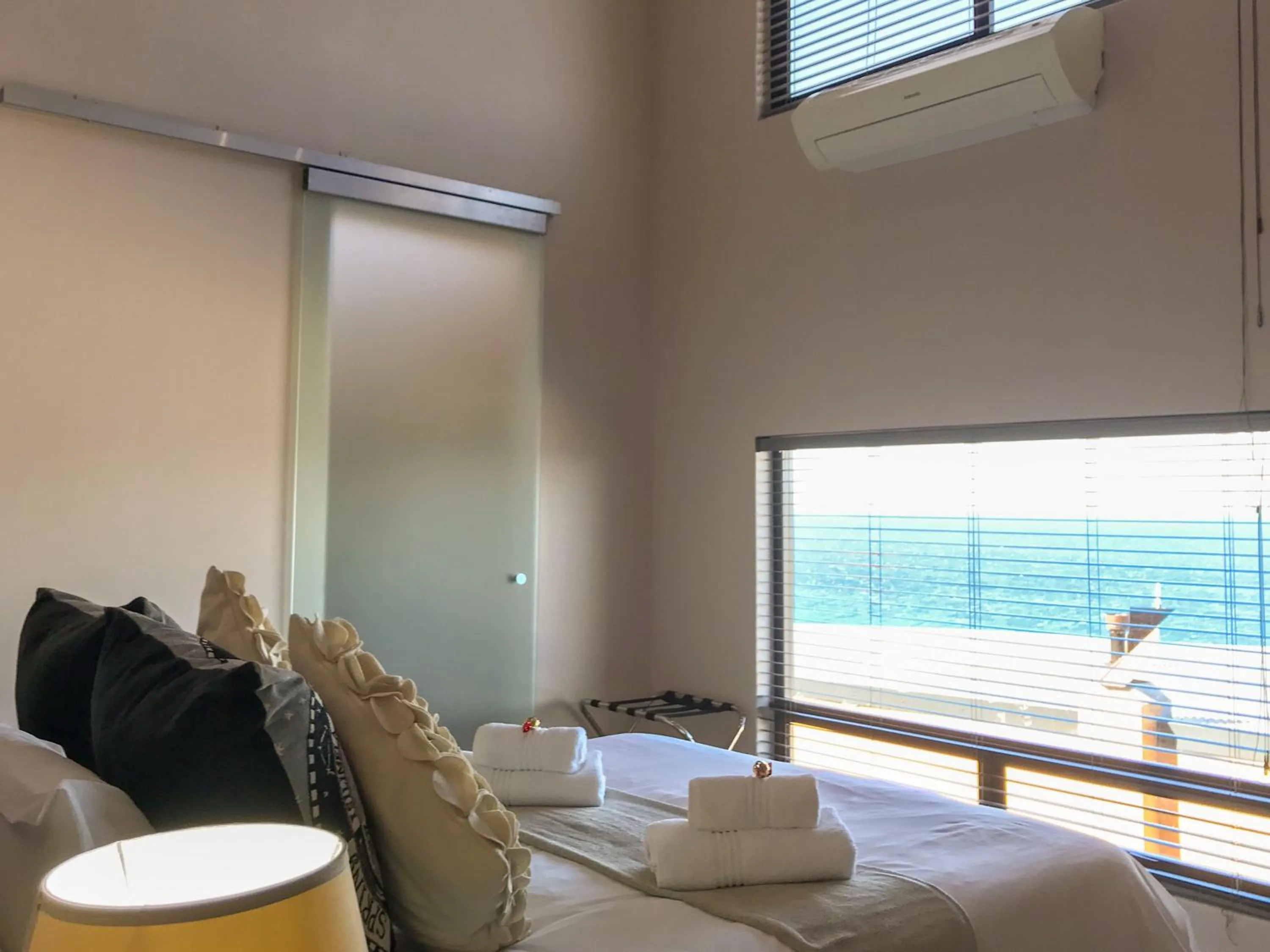 Sea view, Bed in Aqua Terra Boutique Guesthouse - Simon's Town, Cape Town