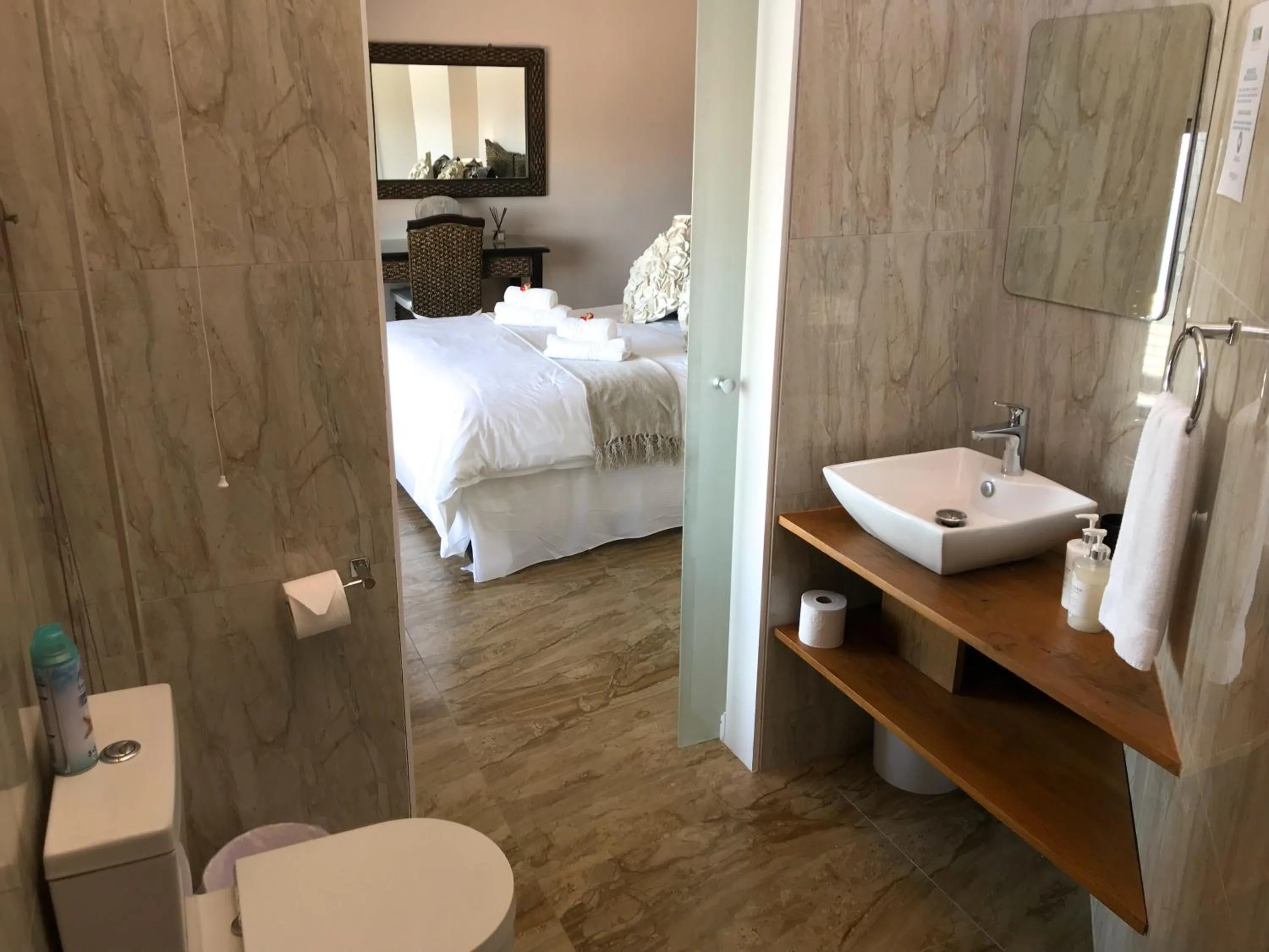 Bathroom, Bed in Aqua Terra Boutique Guesthouse - Simon's Town, Cape Town