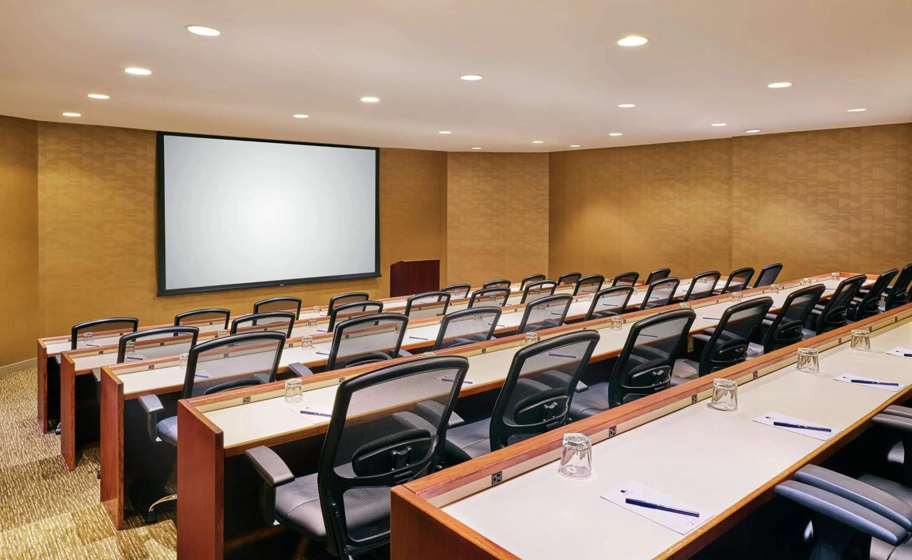 Meeting/conference room in DoubleTree by Hilton Houston Intercontinental Airport