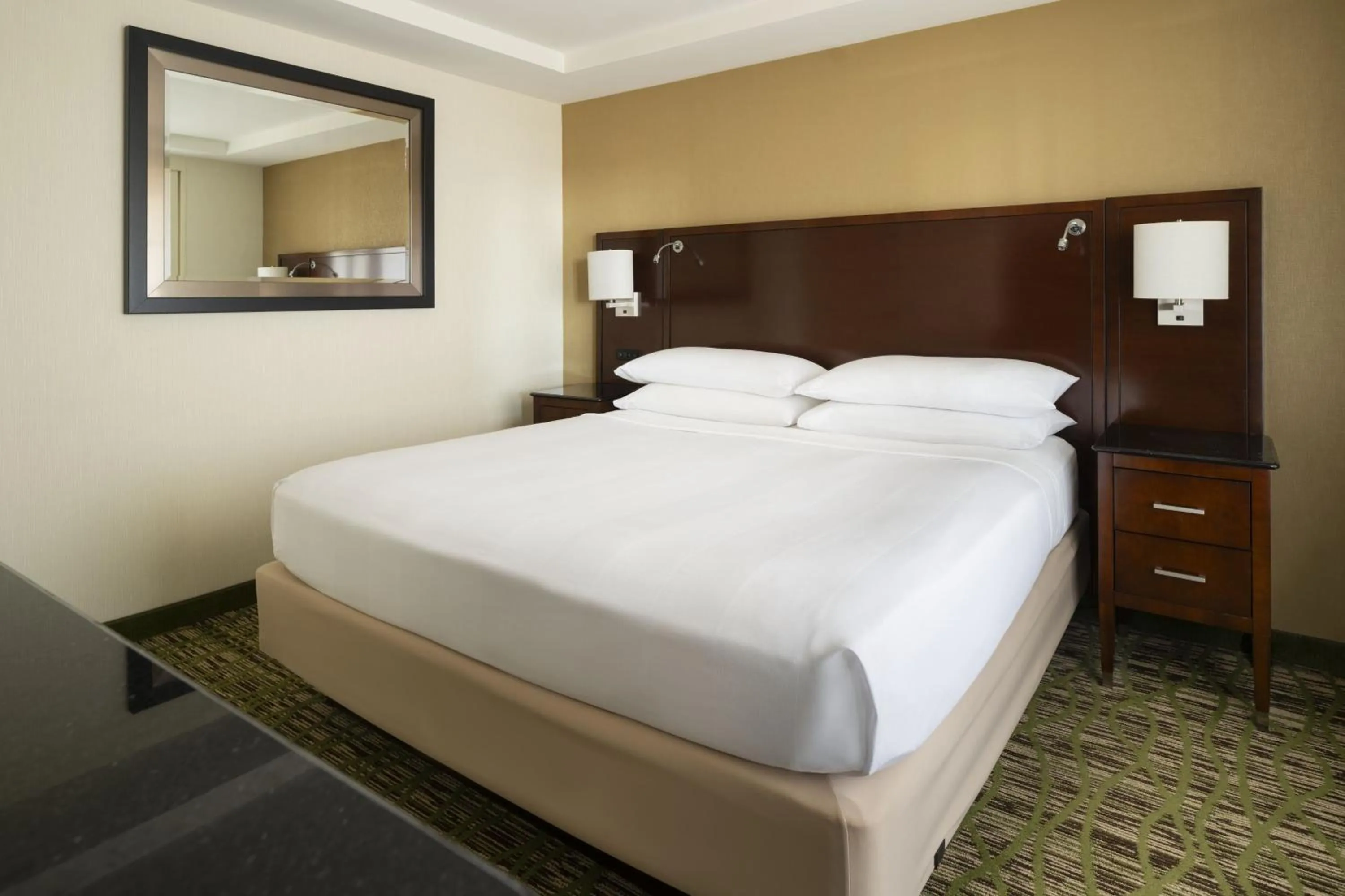 Bedroom, Bed in San Diego Marriott La Jolla