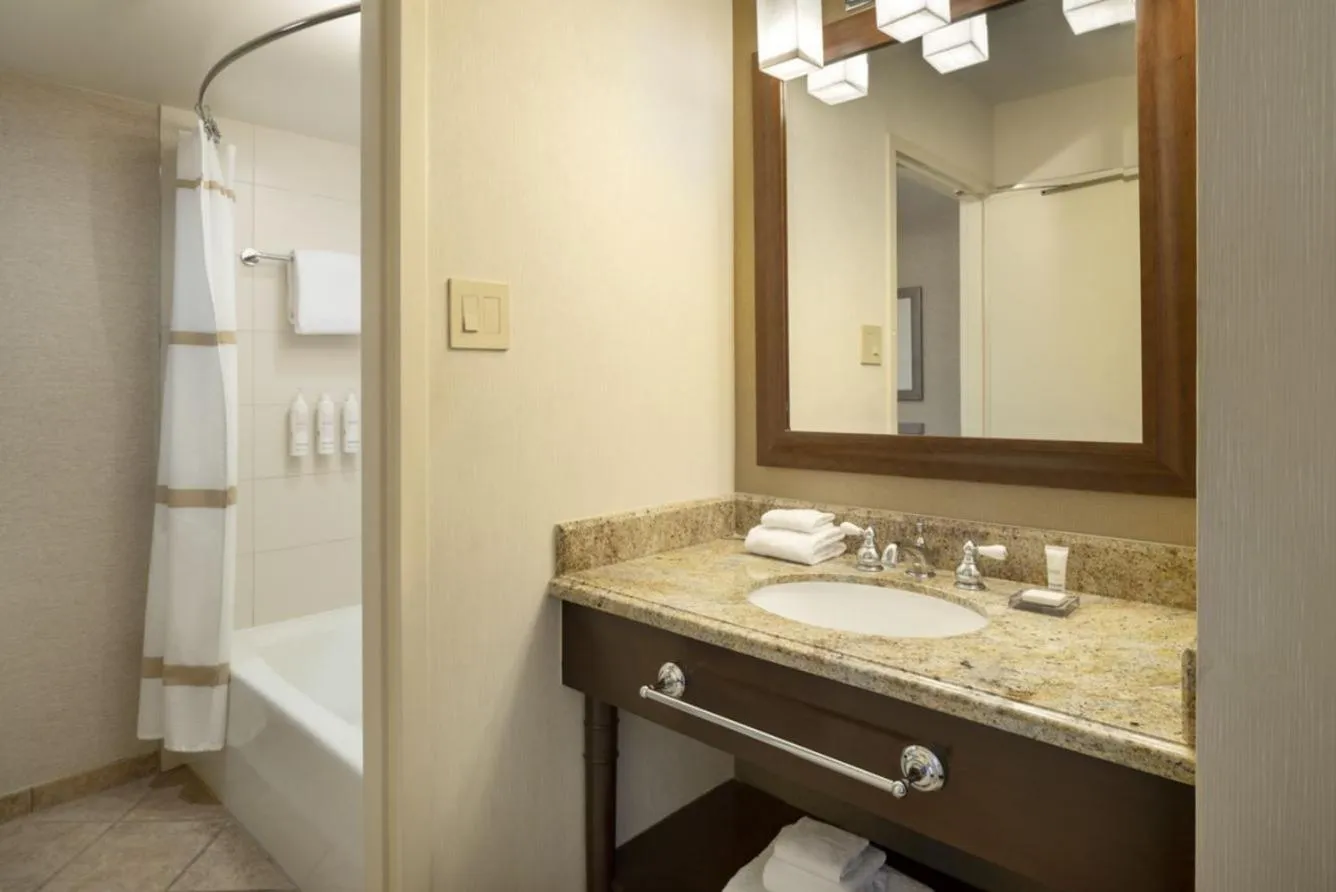 Bathroom in San Diego Marriott La Jolla