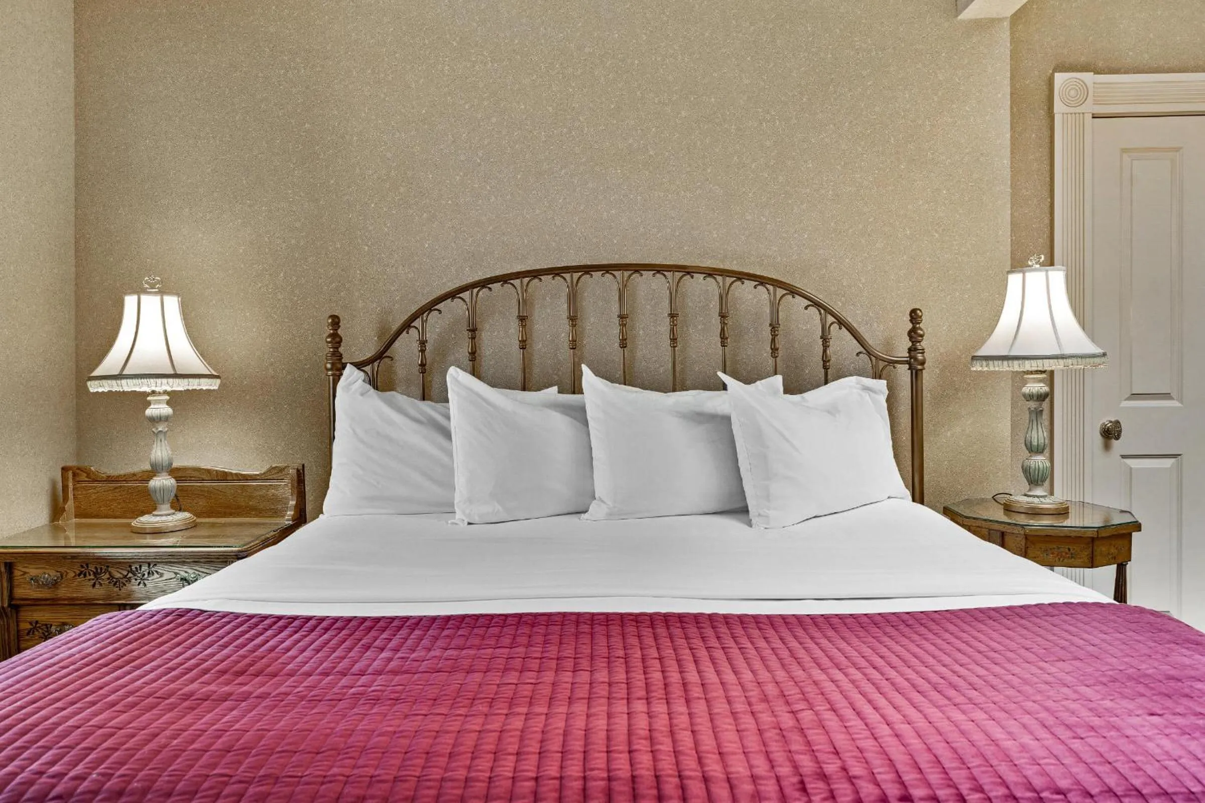 Bed in Beaumont Hotel and Spa - Adults Only